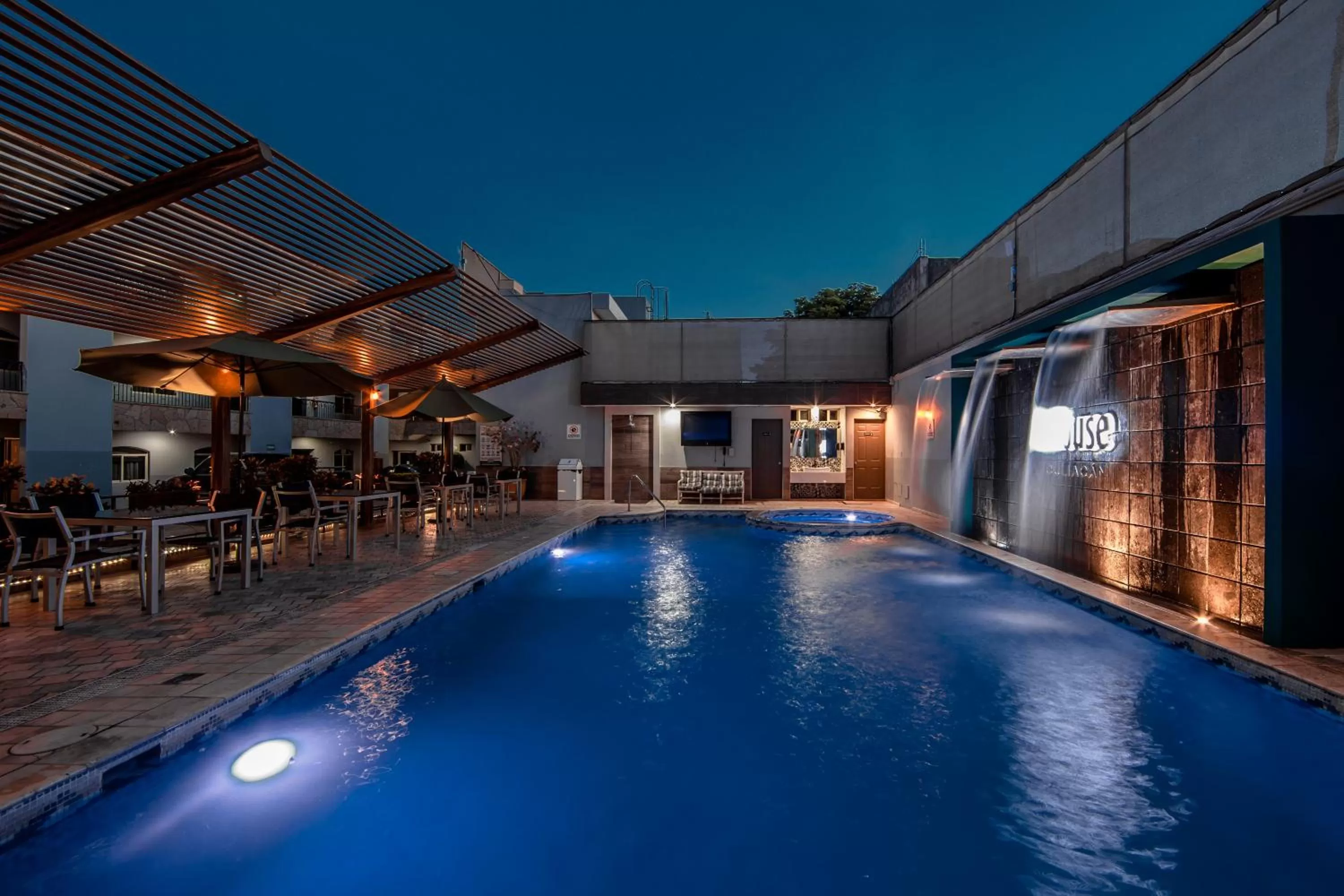 Swimming pool in InHouse Hotel Culiacán