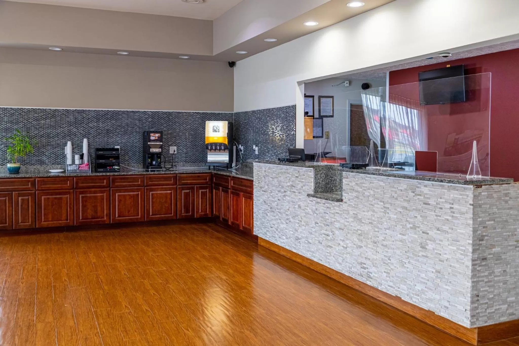 Lobby or reception in Red Roof Inn Savannah - Richmond Hill I-95