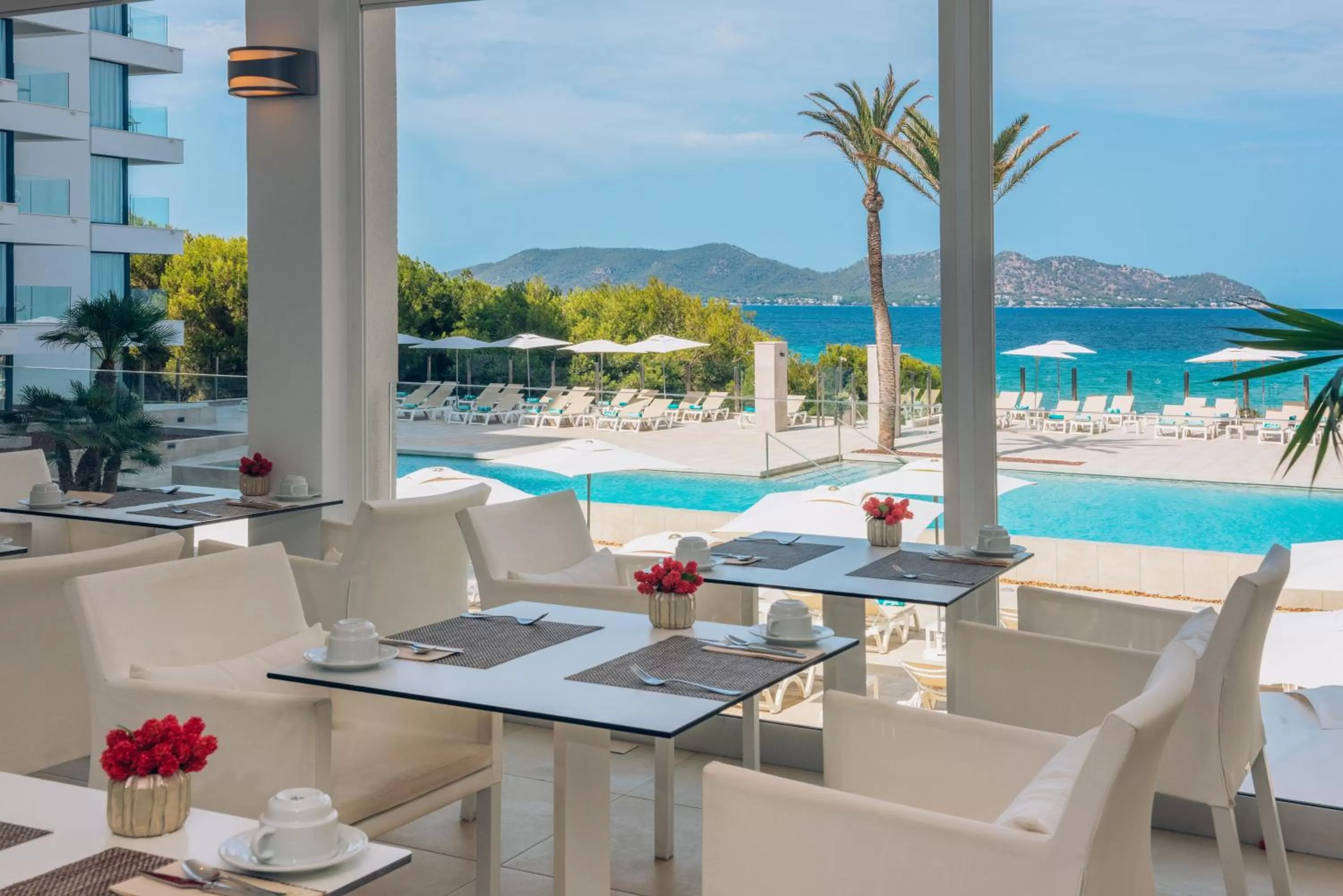 Restaurant/places to eat in Iberostar Waves Cala Millor - Adults Only