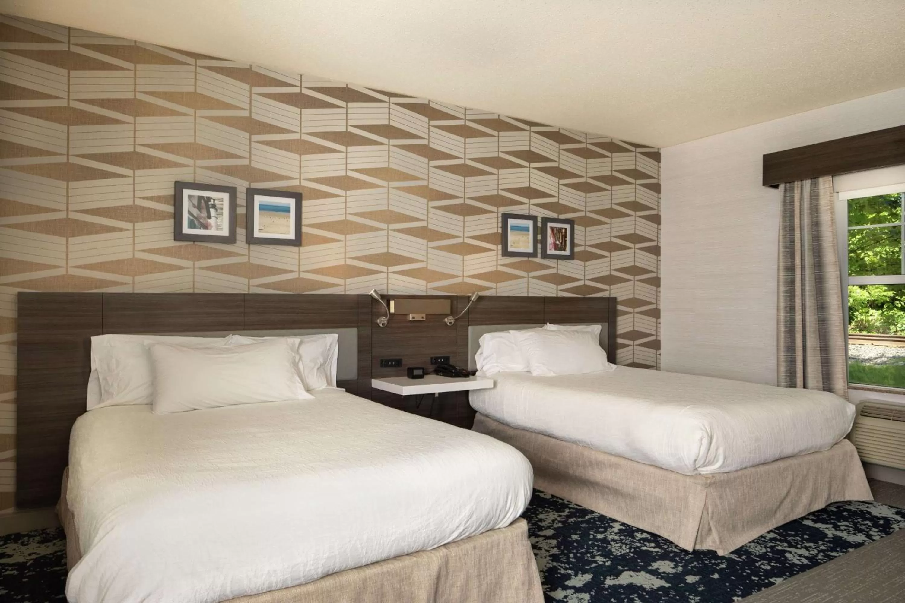 Queen Room with Two Queen Beds - Disability Access with tub in Hilton Garden Inn Freeport Downtown