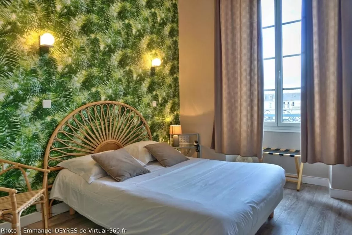 Thematic Double Room in Hôtel de Bretagne - anciennement Queen Serenity Hotel