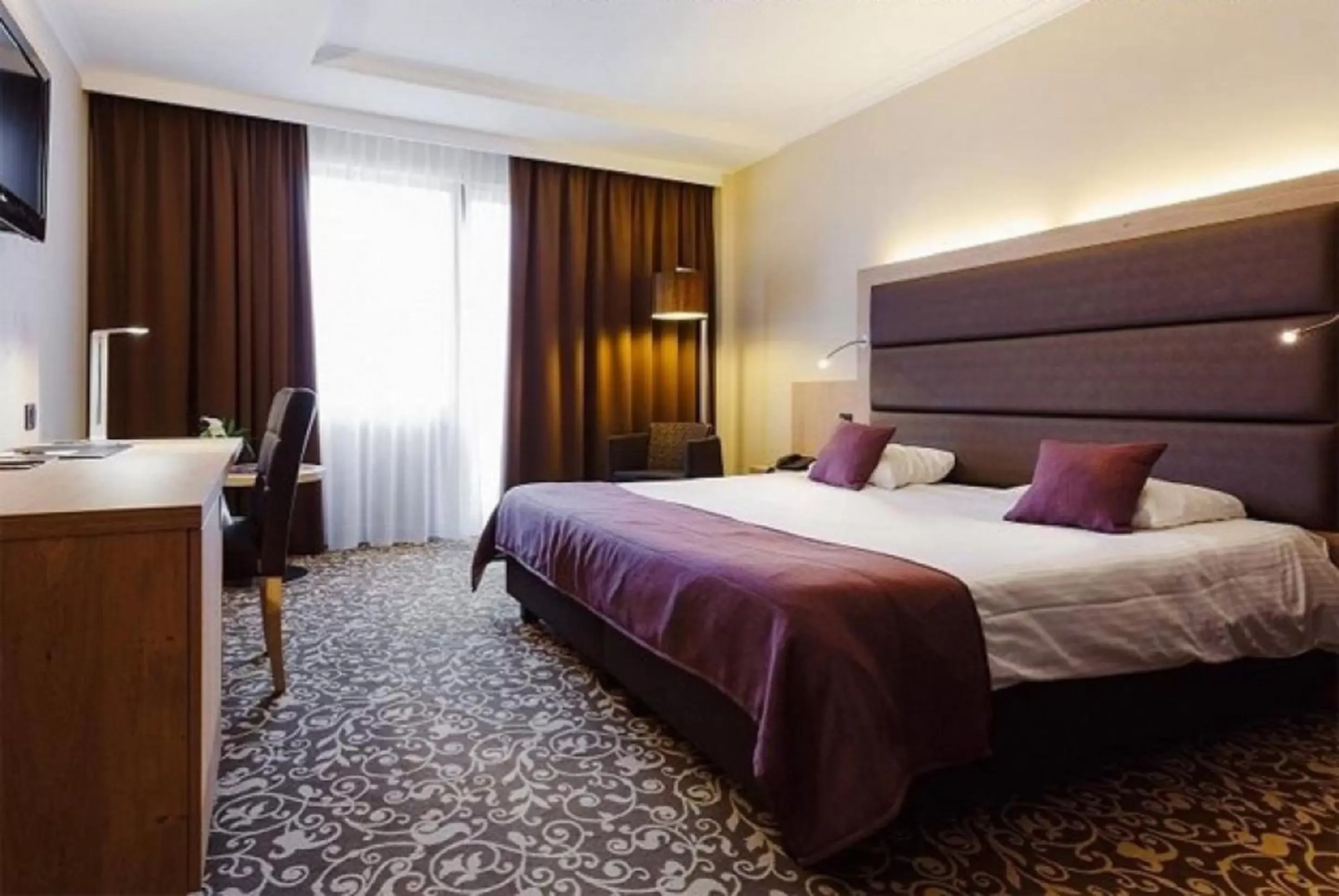 Superior Room with Free Mini-bar in Hotel Restaurant Van Der Valk Nivelles-Sud Superior Room with Free Mini-bar in Hotel Restaurant Van Der Valk Nivelles-Sud