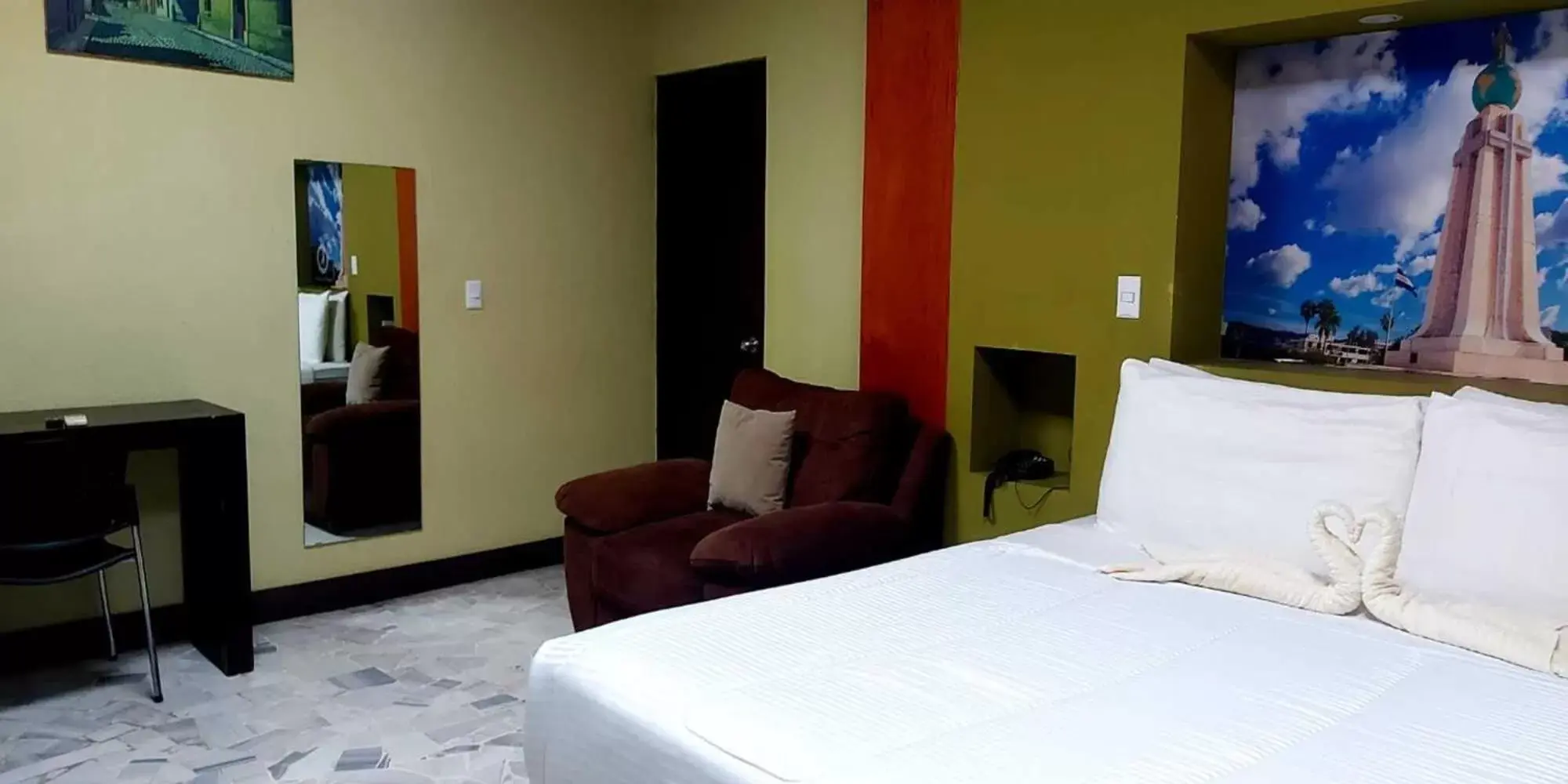 Deluxe King Room in Kartagus Hotel Deluxe King Room in Kartagus Hotel