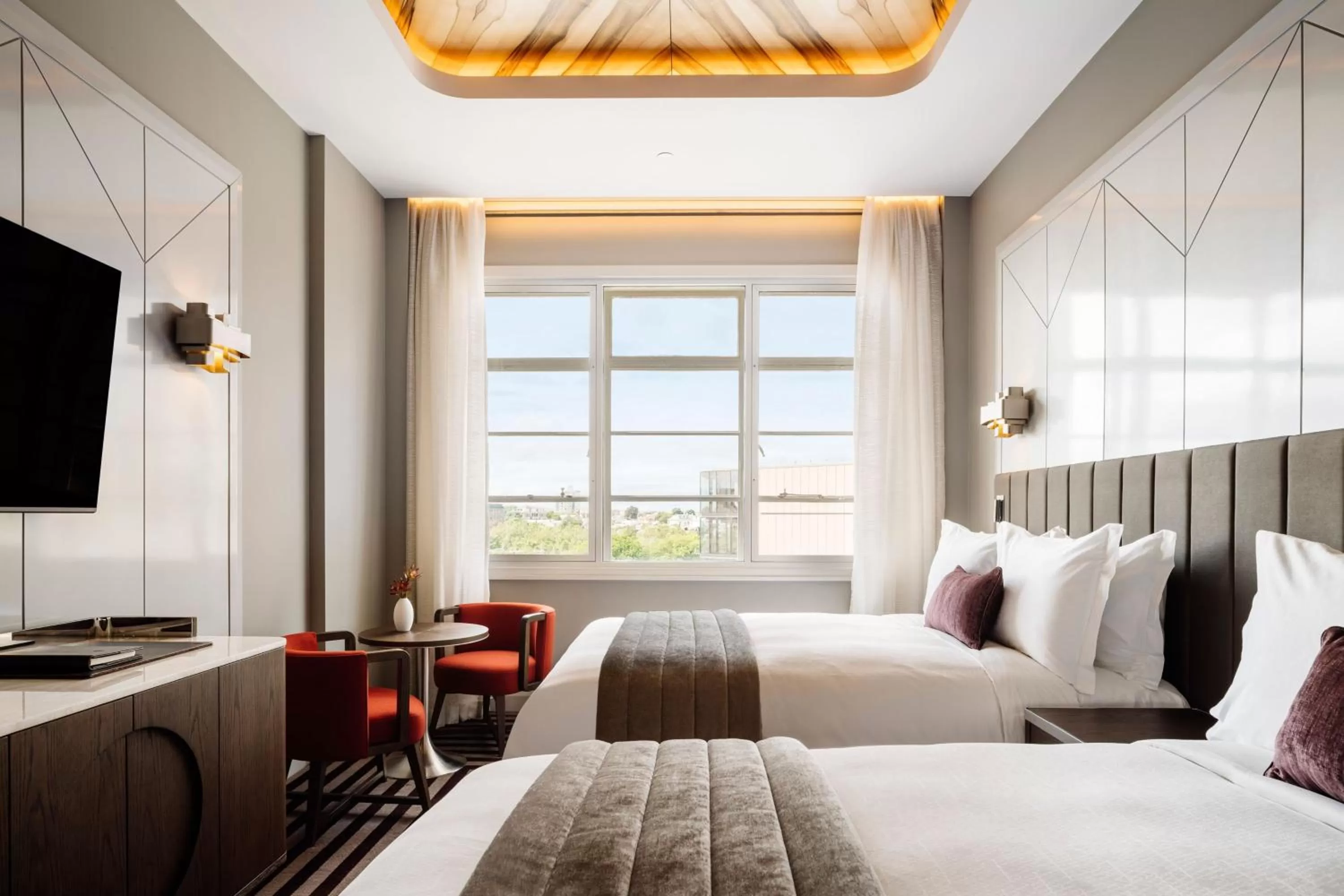 Photo of the whole room, Bed in The Tasman, a Luxury Collection Hotel, Hobart