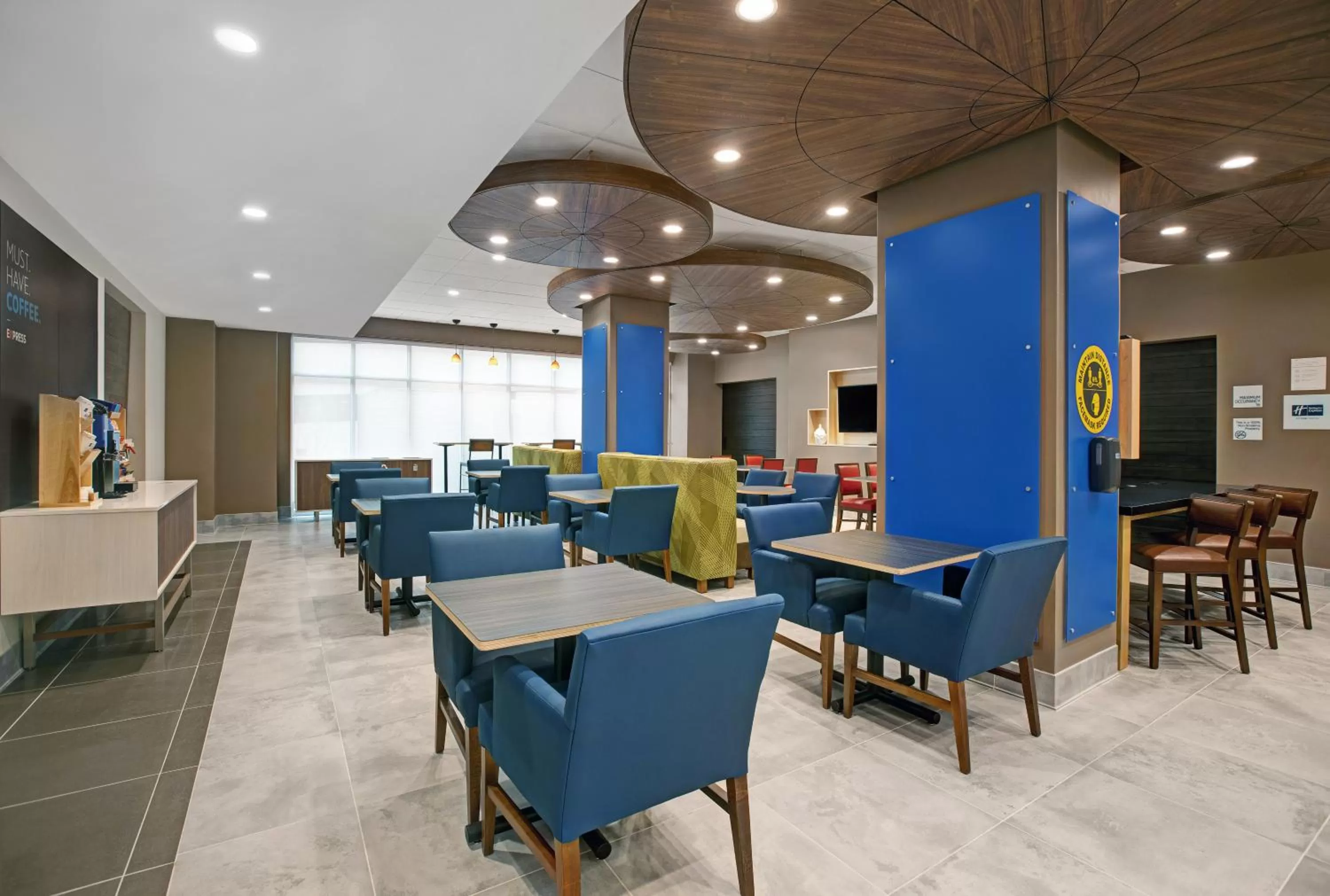 Lobby or reception in Holiday Inn Express - Milwaukee Downtown by IHG
