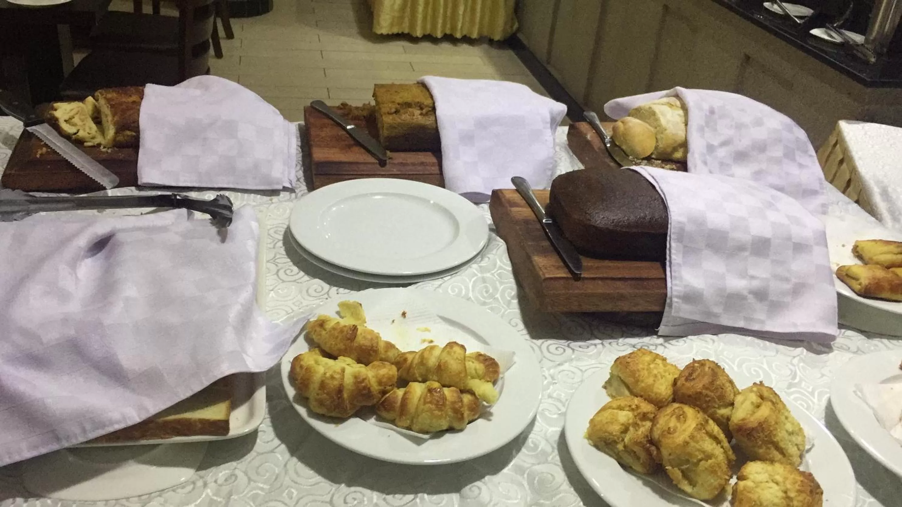 Continental breakfast in La Maison Royale