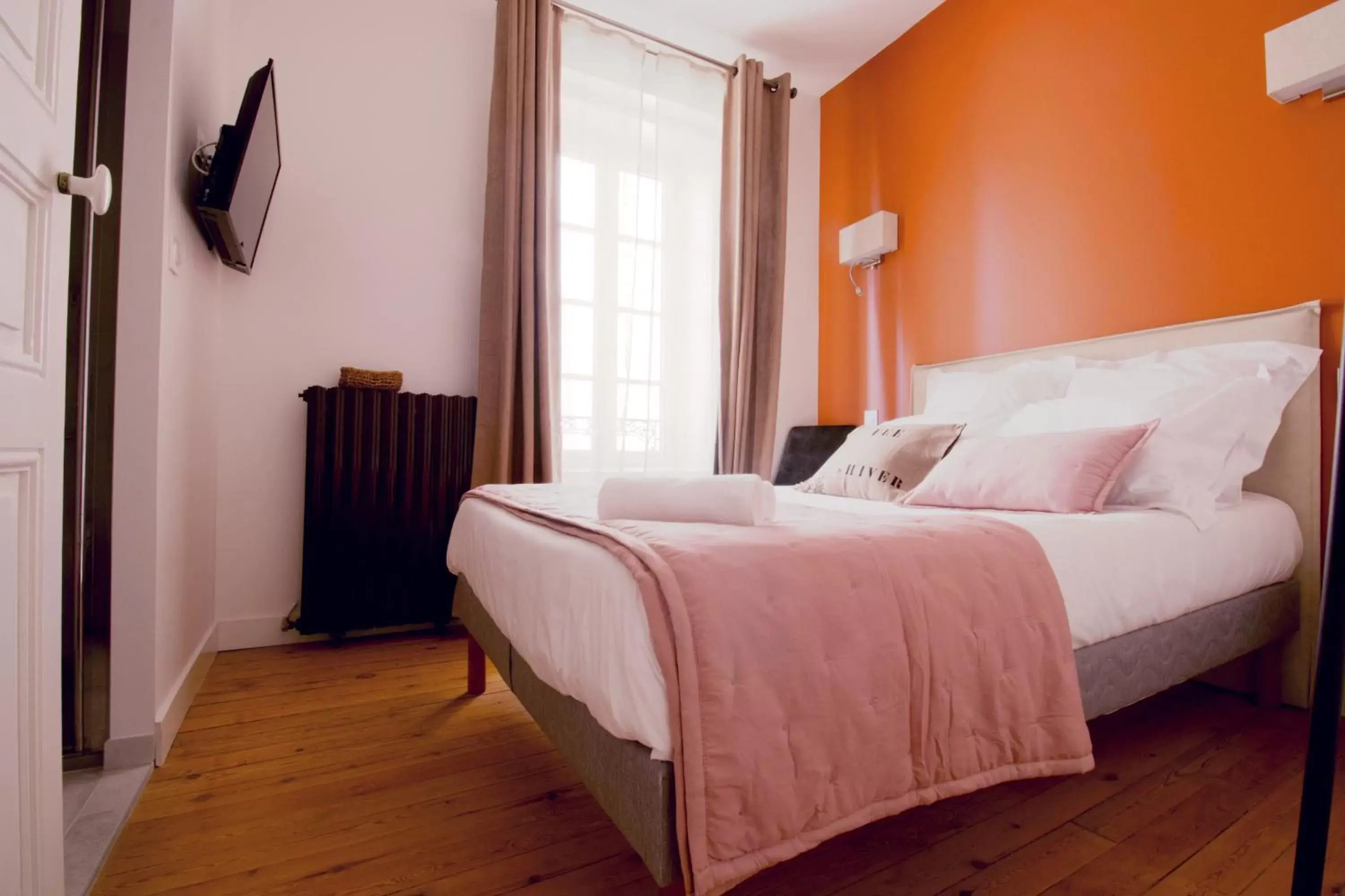 Deluxe Double Room in LES CORDERIES Deluxe Double Room in LES CORDERIES