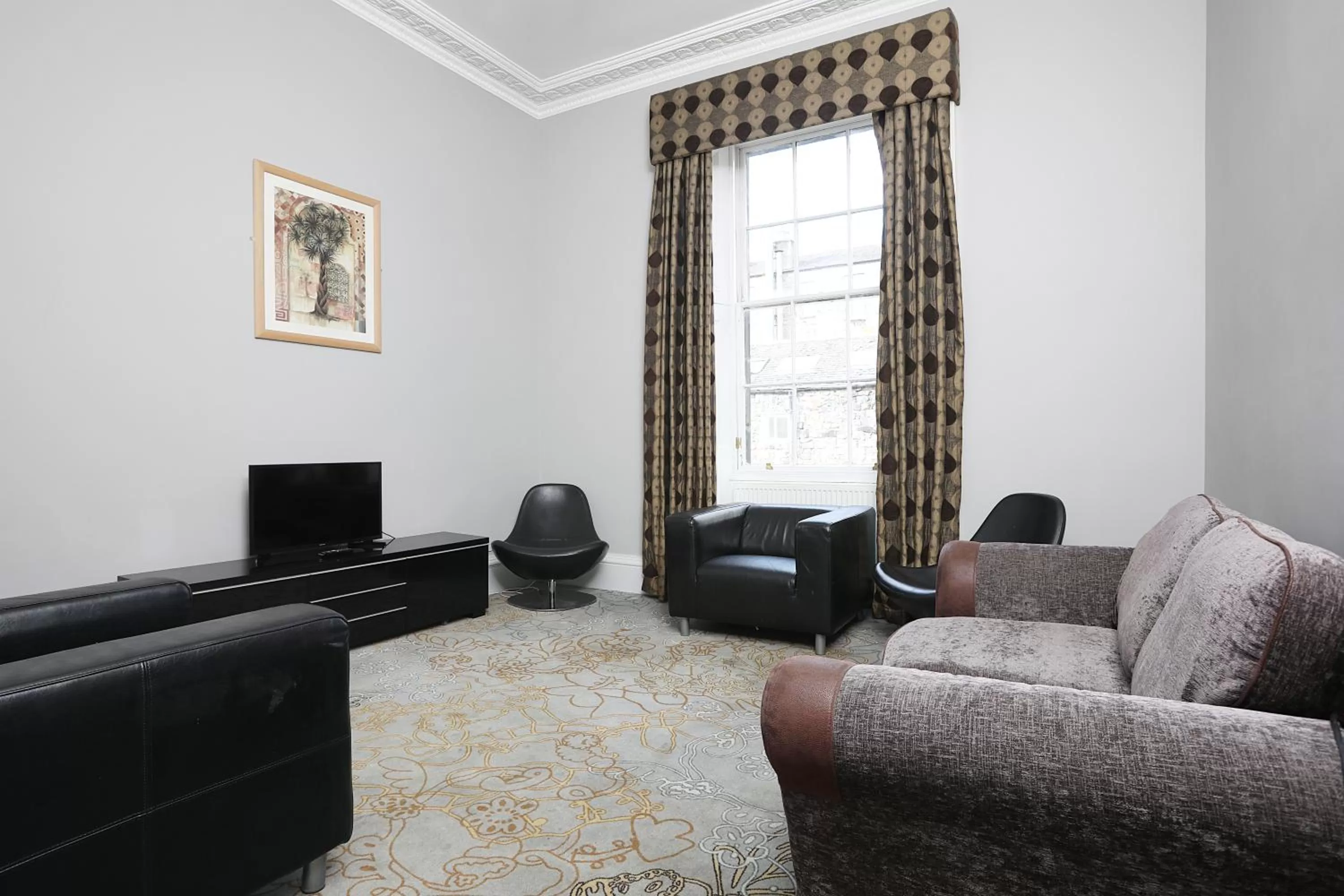 Seating area in Cairn Hotel & Apartments