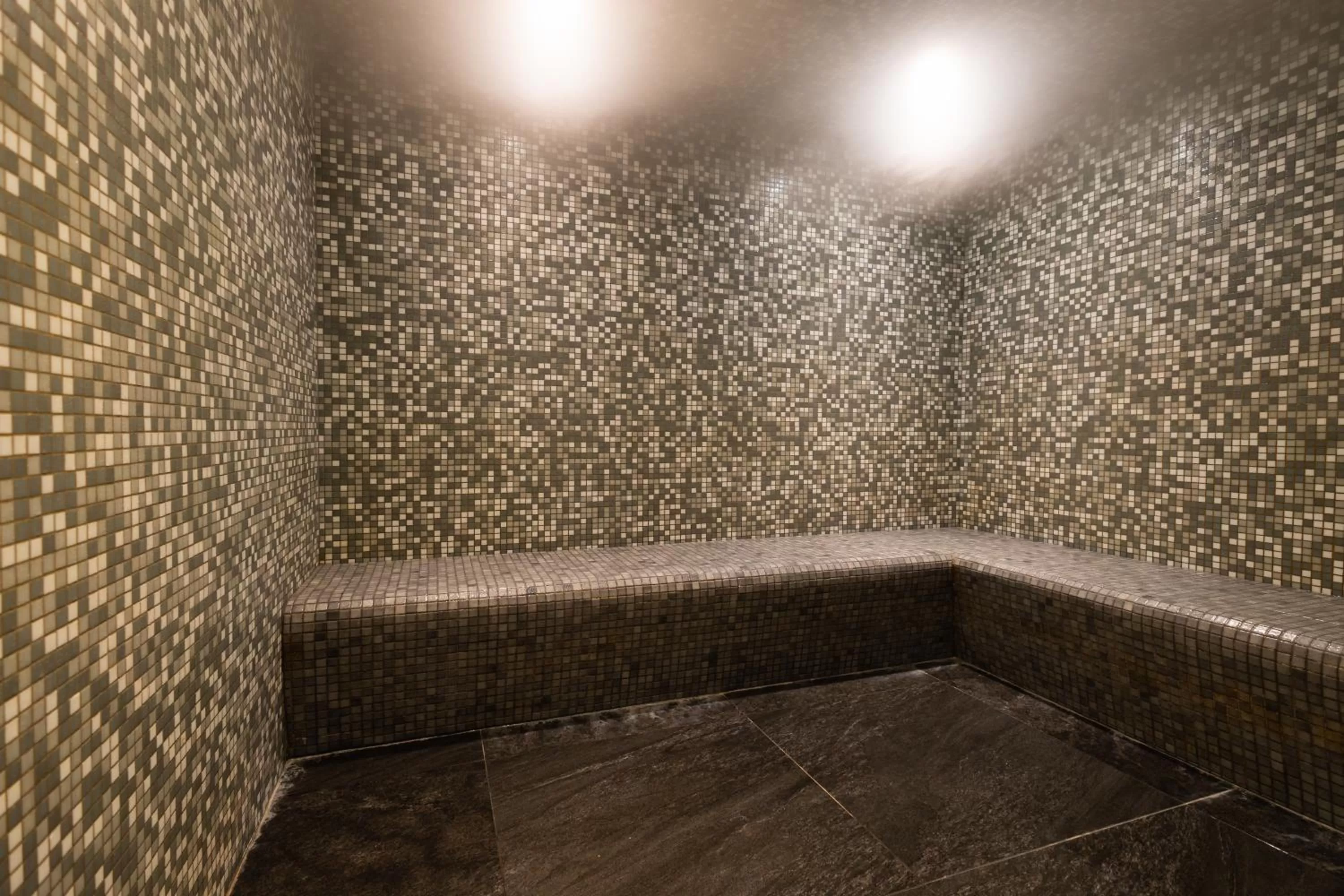 Steam room in Ajax Hotel