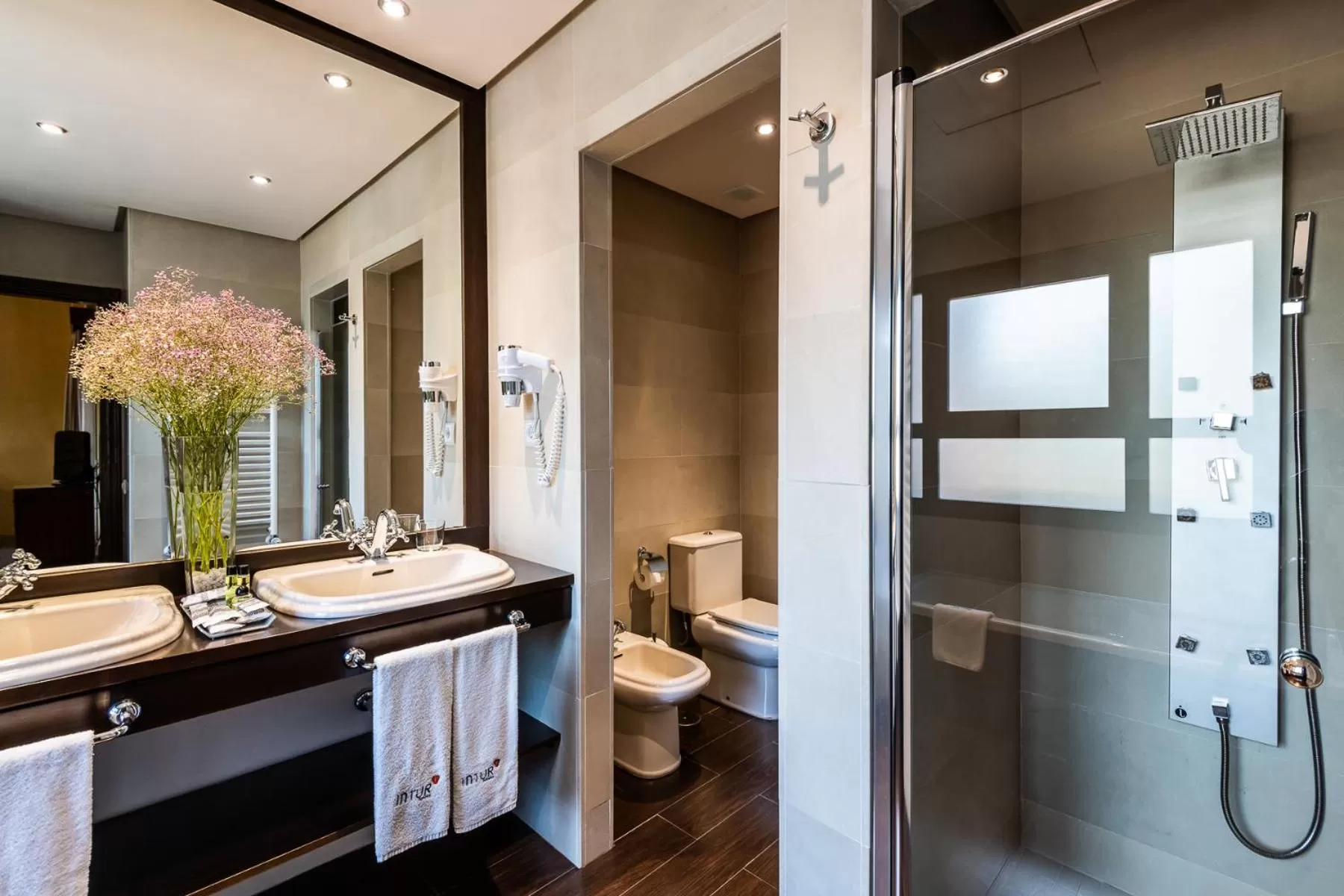 Bathroom in Intur Alcazar de San Juan