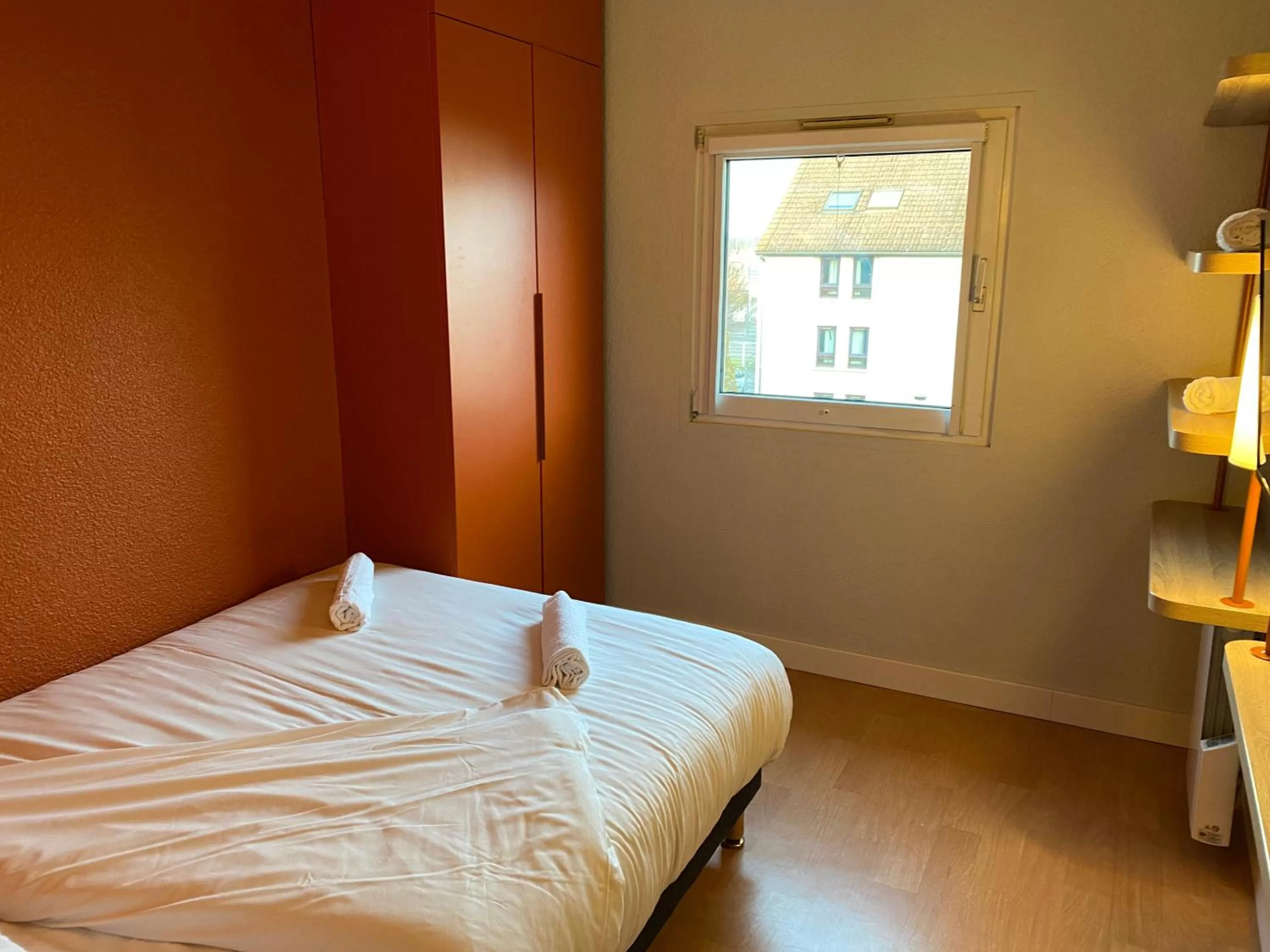 Bedroom, Bed in ibis budget Strasbourg La Vigie