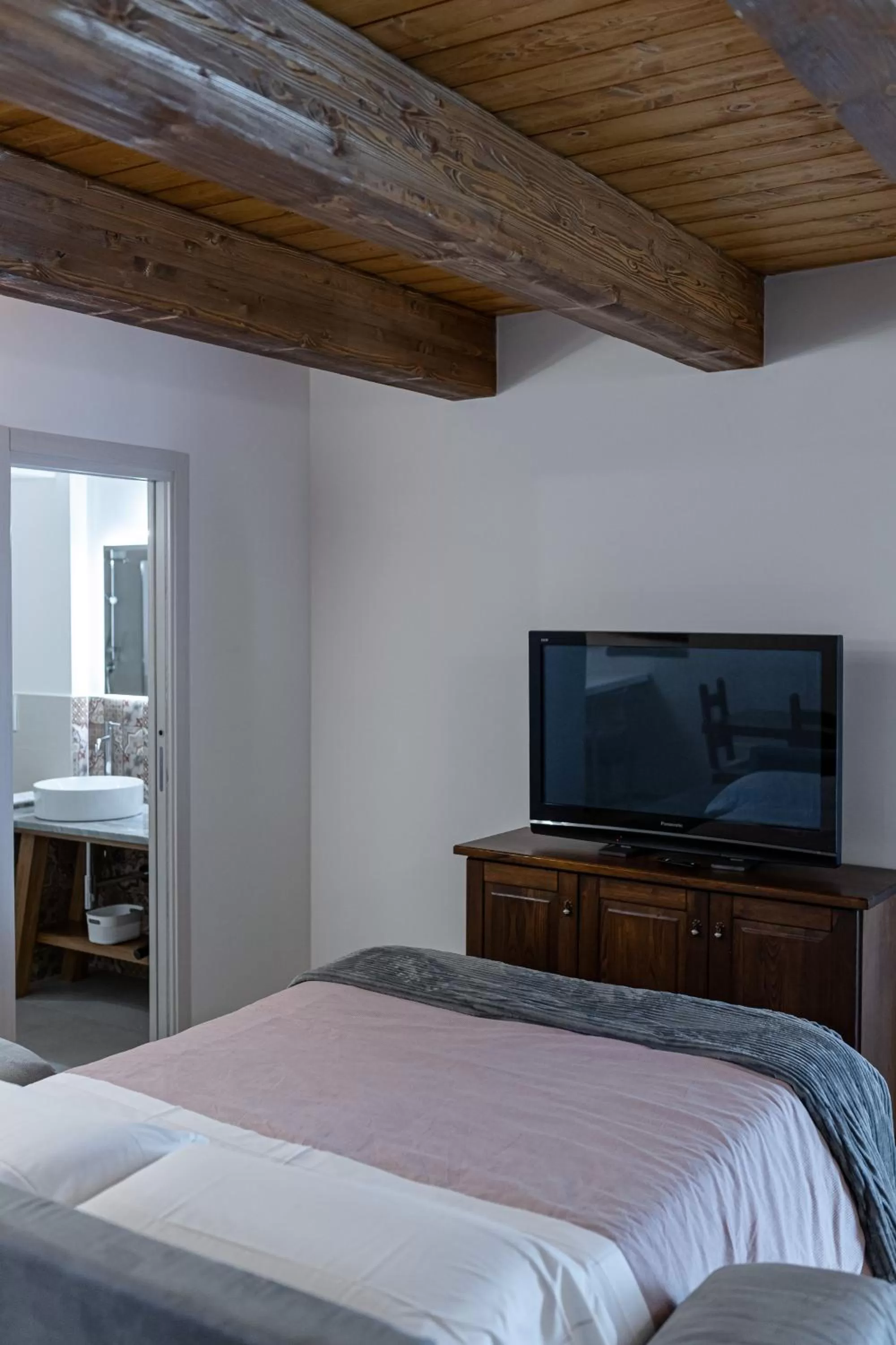 Photo of the whole room, Bed in La Dimora del Principe