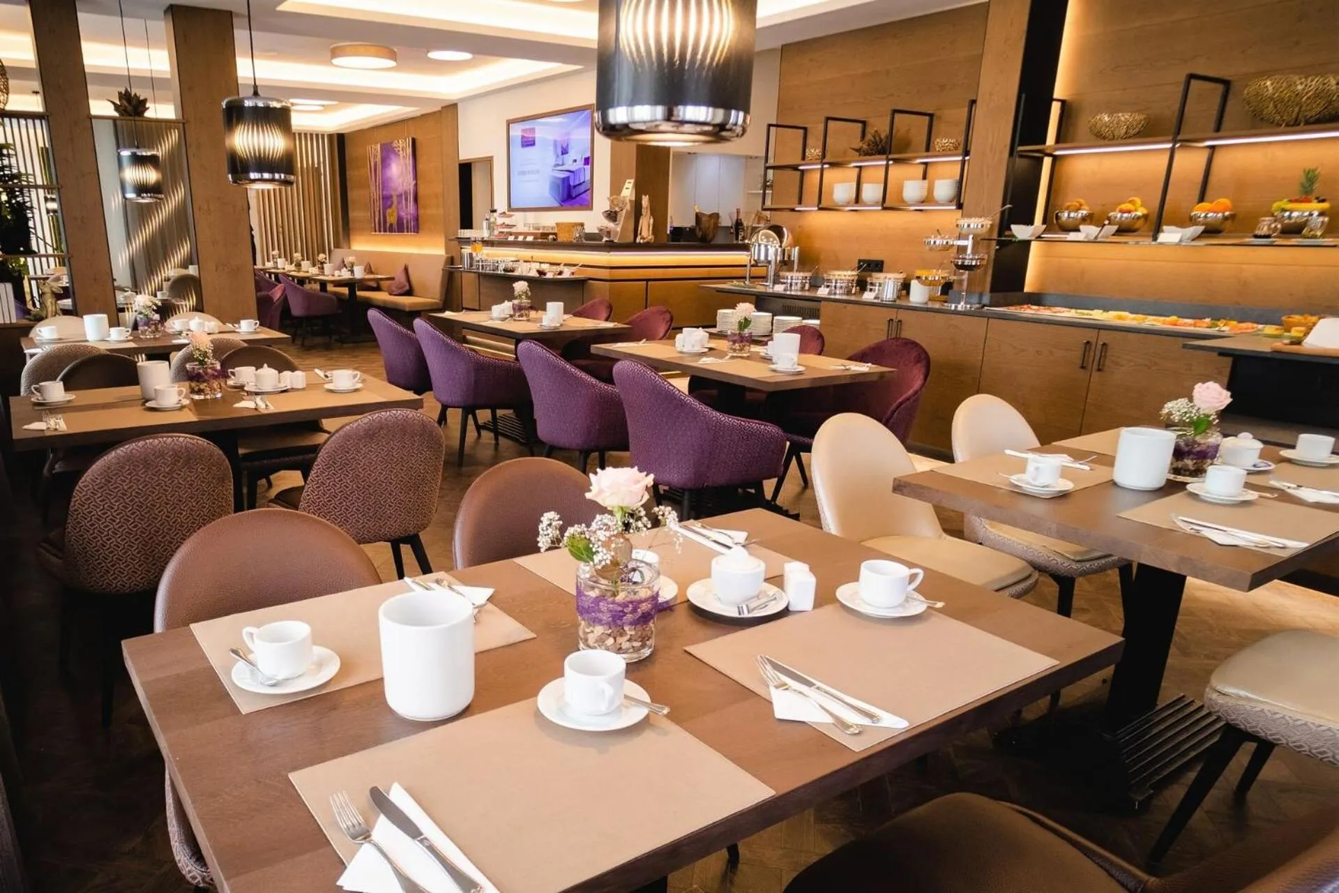 Restaurant/places to eat in Hotel Merkur - Superior