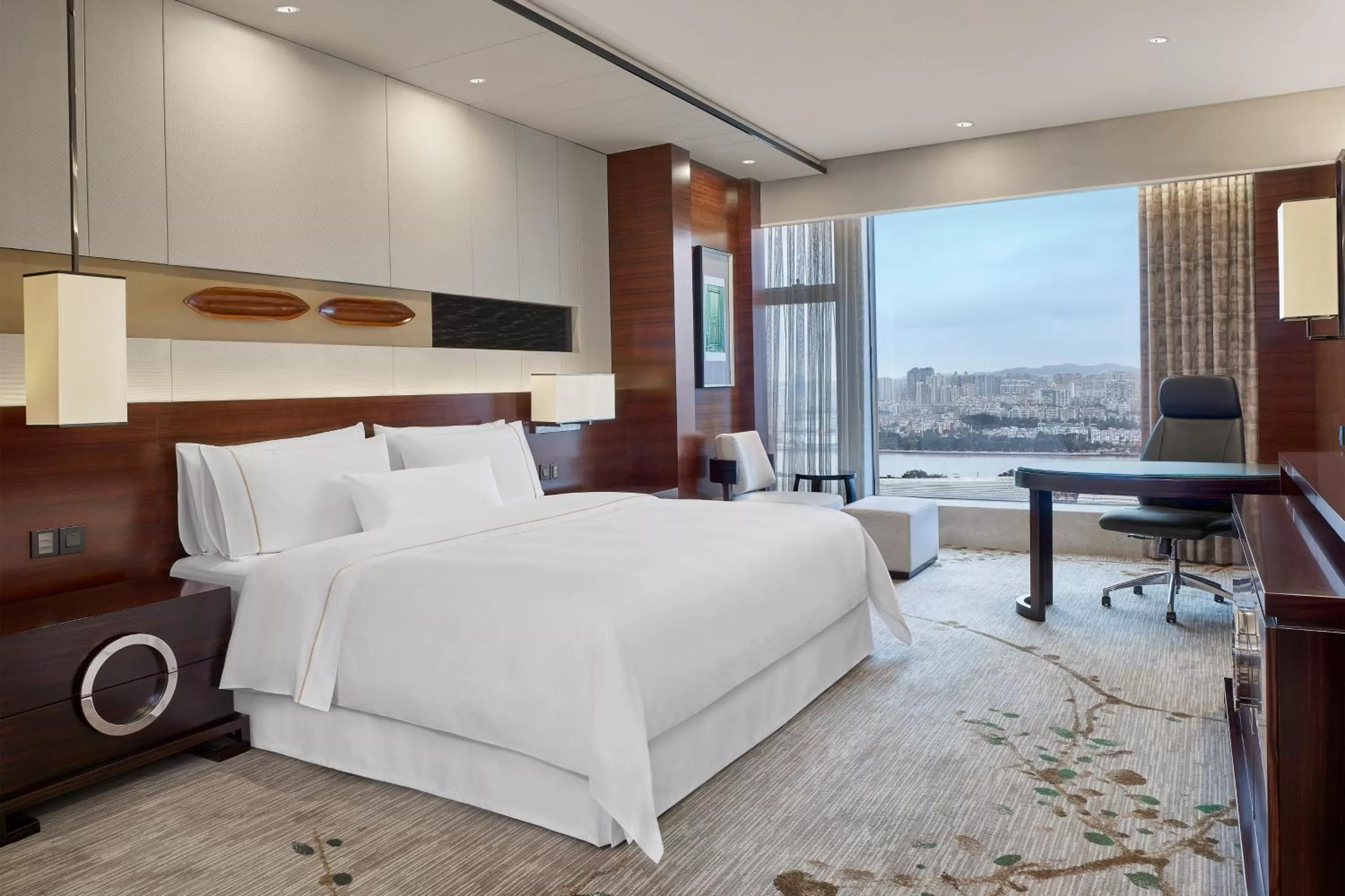 Photo of the whole room, Bed in The Westin Pazhou