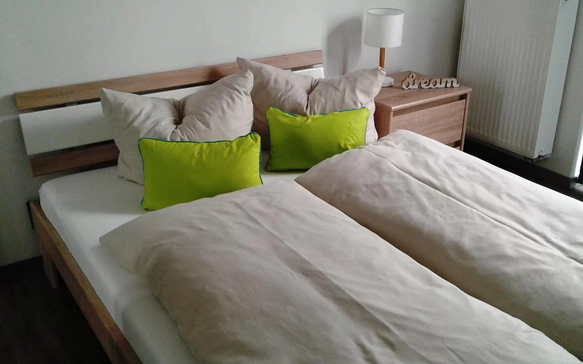 Bedroom, Bed in Hotel M24 - Alle Zimmer mit Küchenzeile