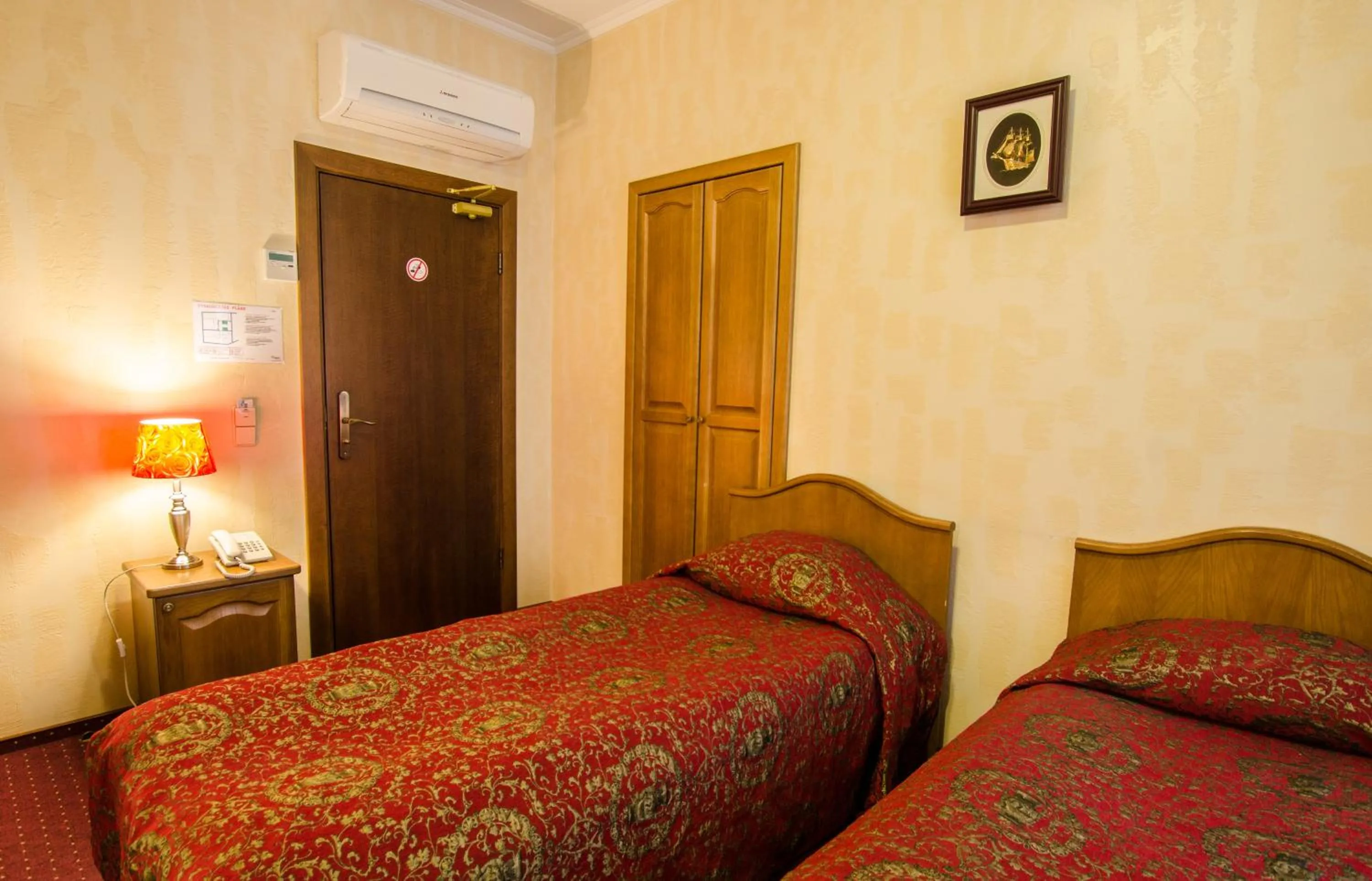 Bed in Boutique Hotel Monte Kristo