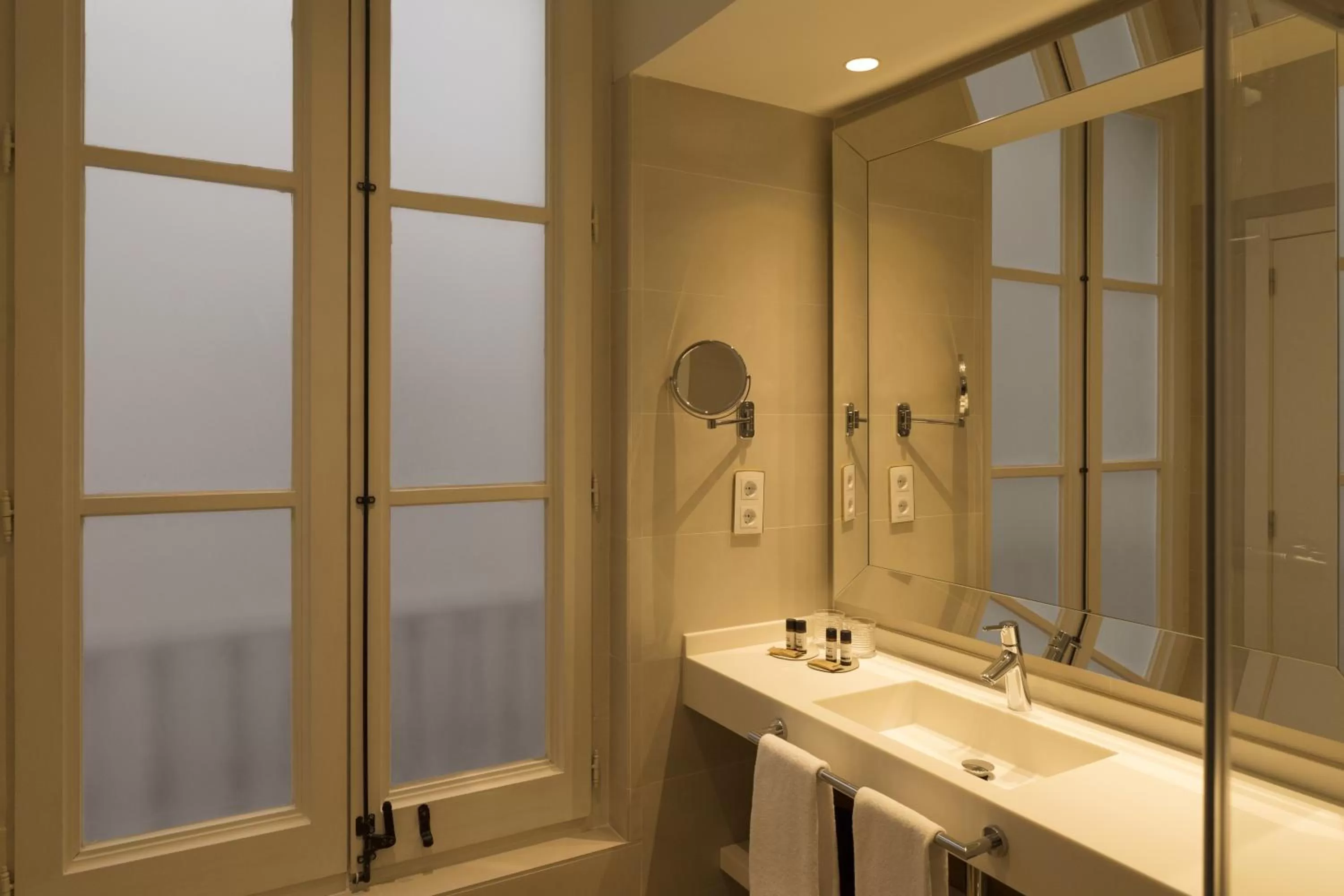 Bathroom in ICON Bcn