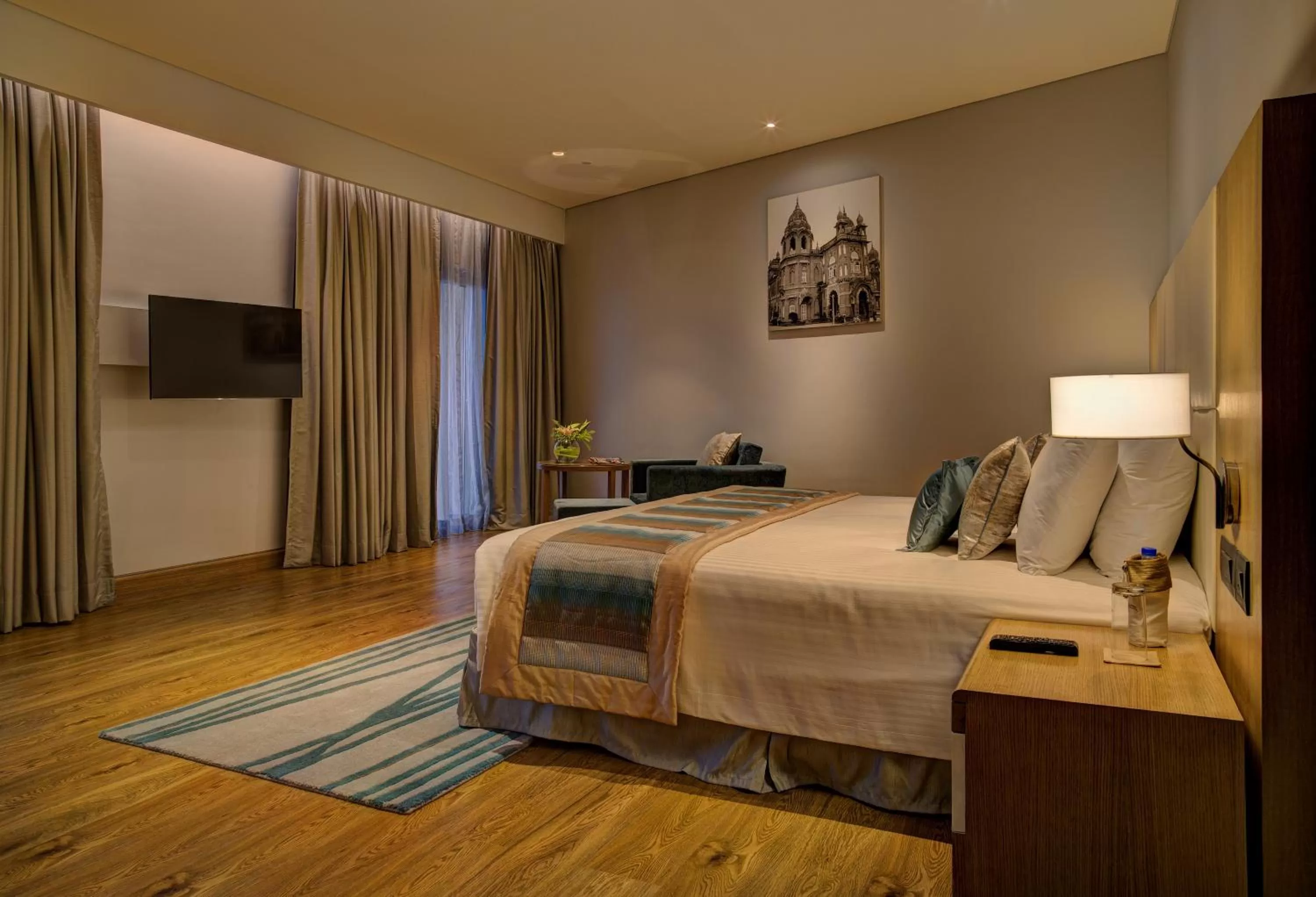 Photo of the whole room, Bed in Gateway Nashik