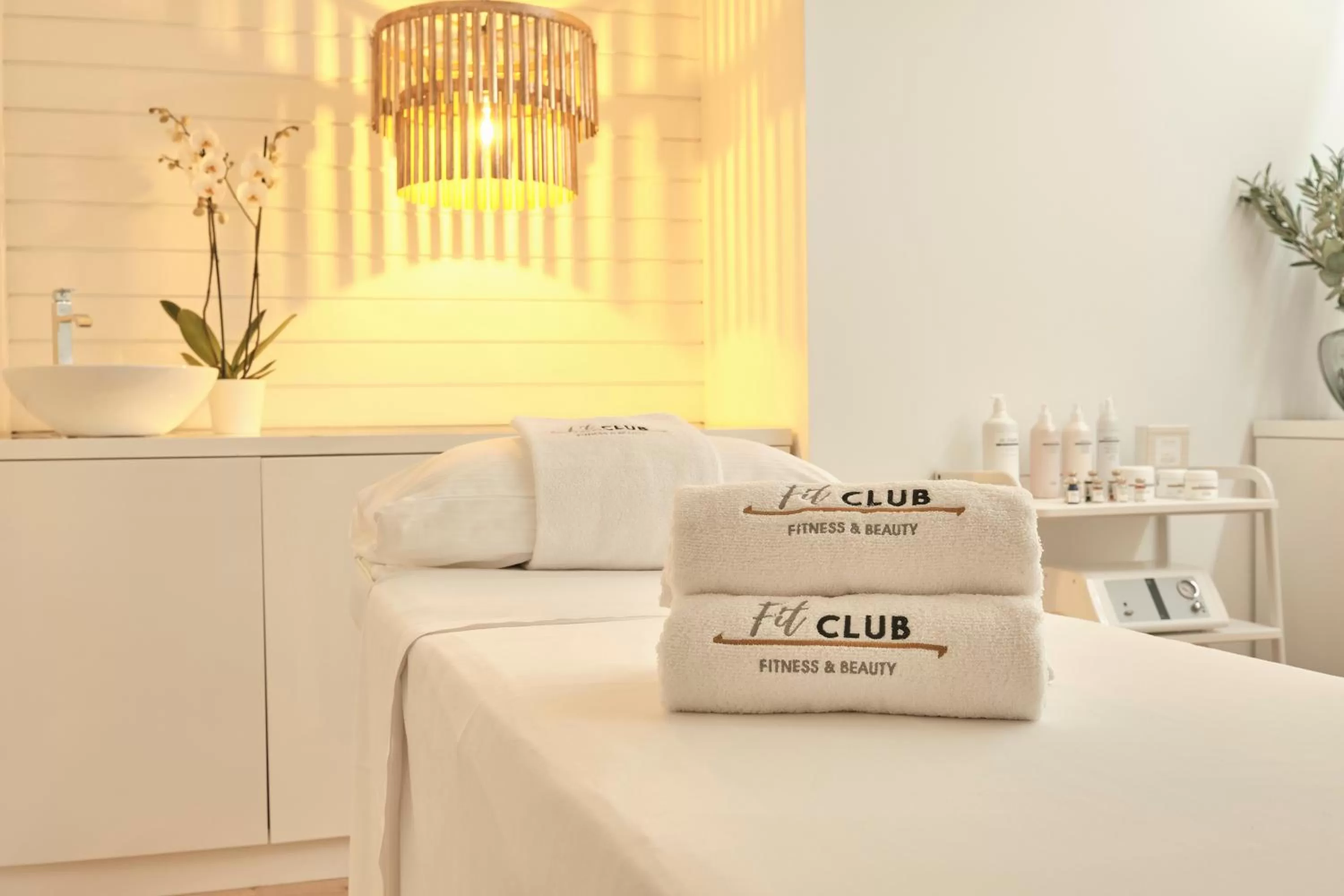 Spa and wellness centre/facilities in ME Madrid Reina Victoria by Meliá