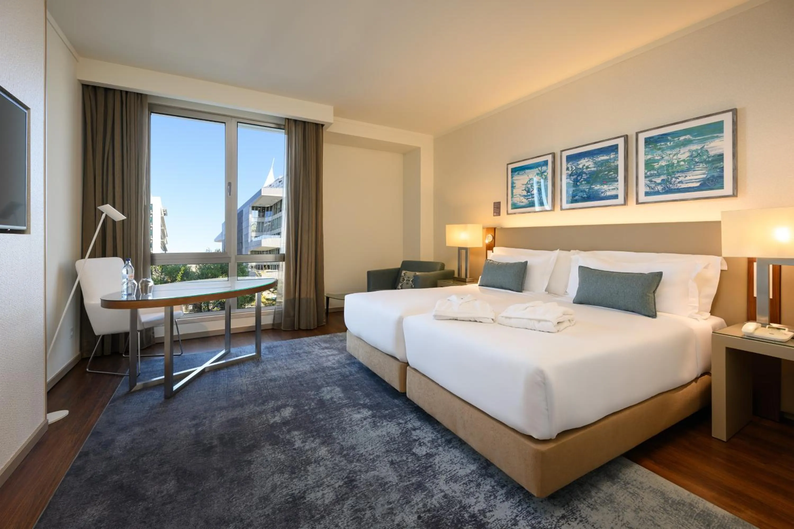 Bedroom, Bed in Melia Lisboa Oriente Hotel