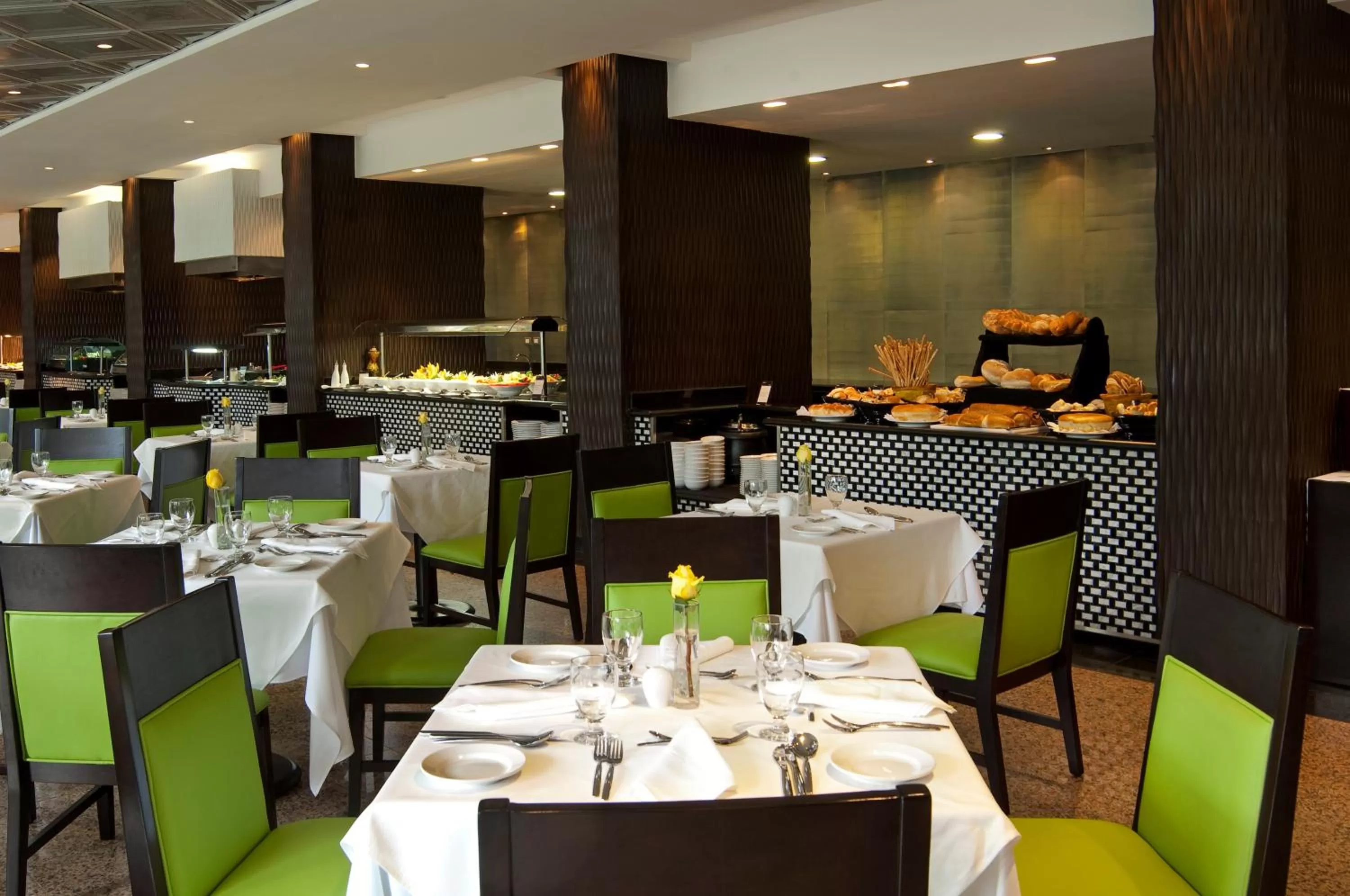 Restaurant/places to eat in Barceló Santo Domingo