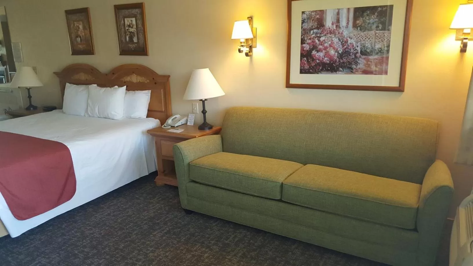 Bed in Homestead Suites - Fish Creek