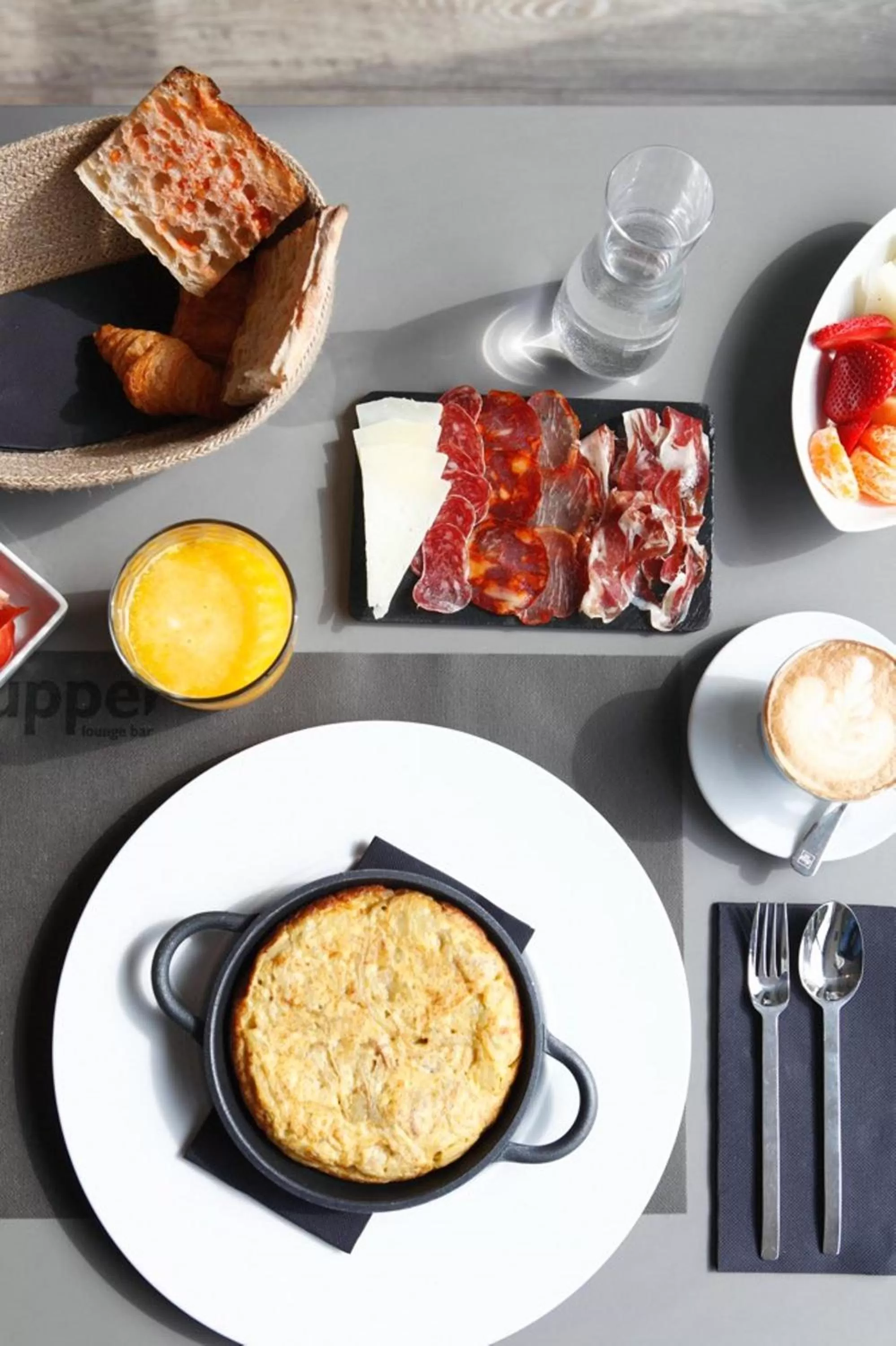 Restaurant/places to eat in Upper Diagonal