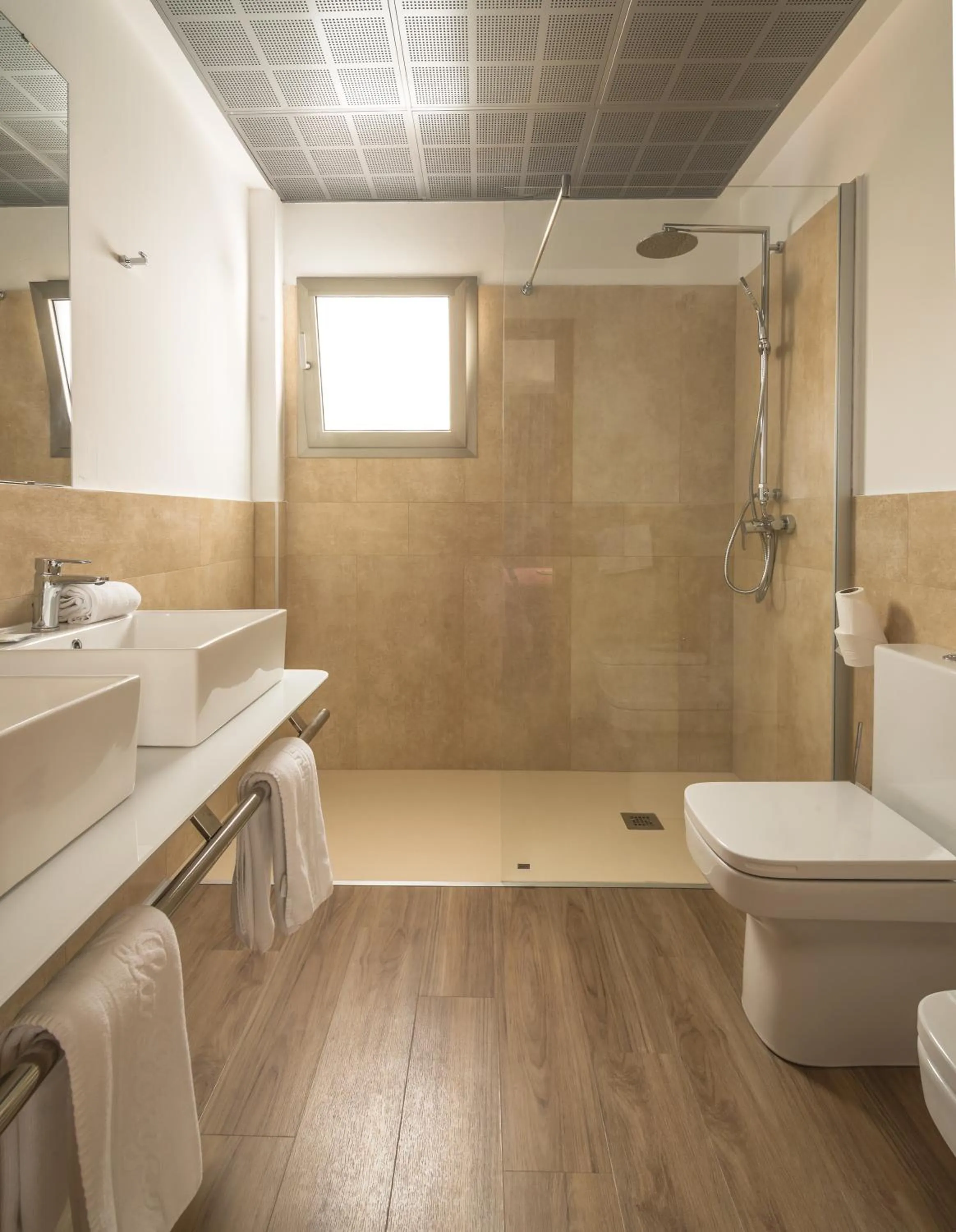 Bathroom in La Lonja