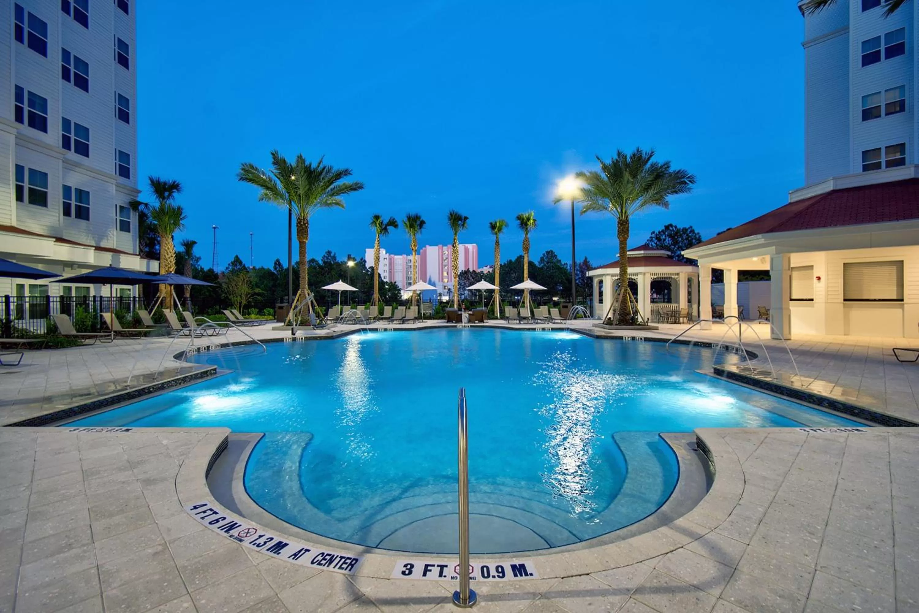 Swimming pool in Residence Inn by Marriott Orlando at FLAMINGO CROSSINGS Town Center
