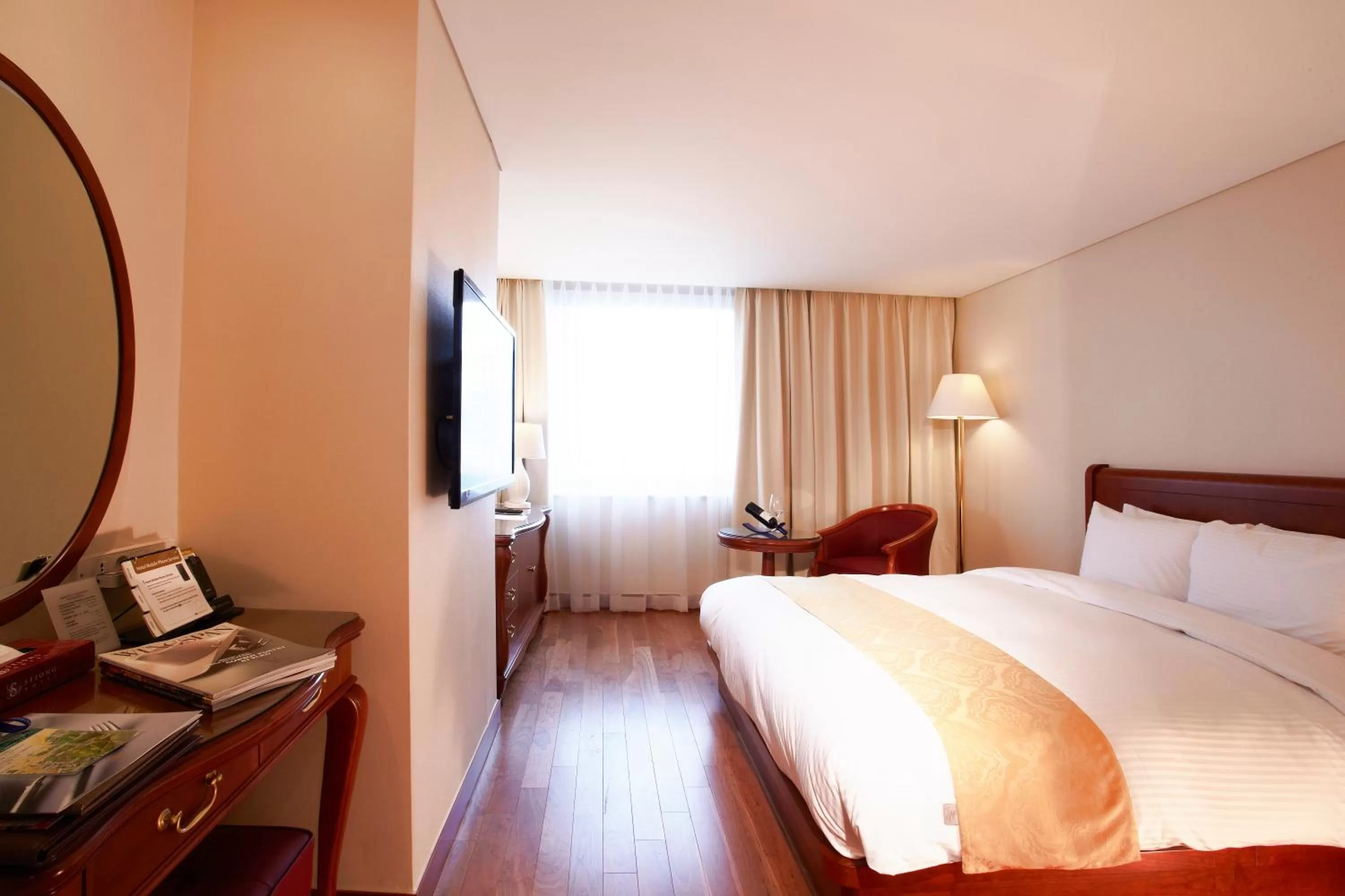 Photo of the whole room, Bed in Sejong Hotel Seoul Myeongdong