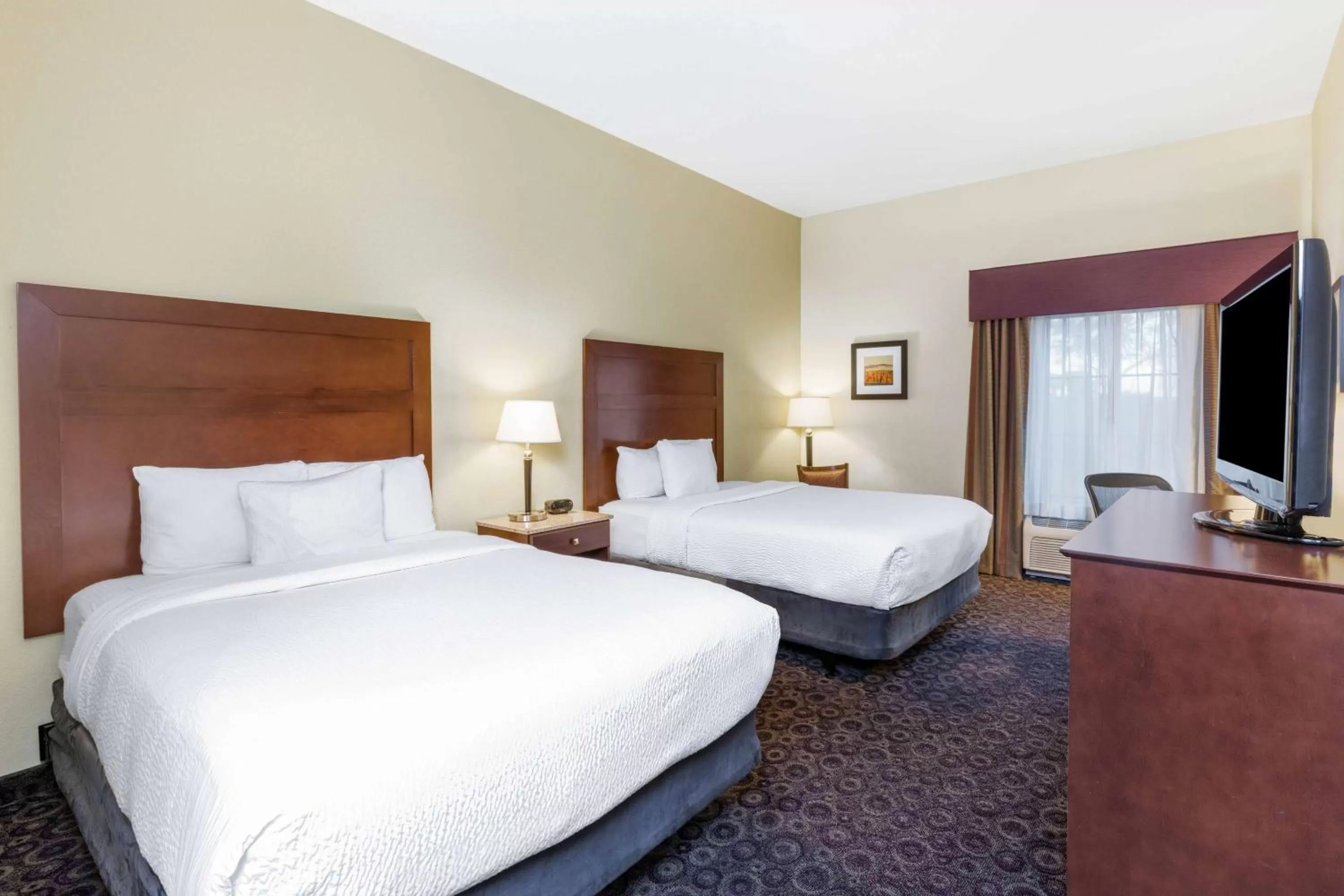 Photo of the whole room, Bed in La Quinta by Wyndham Las Vegas Airport South