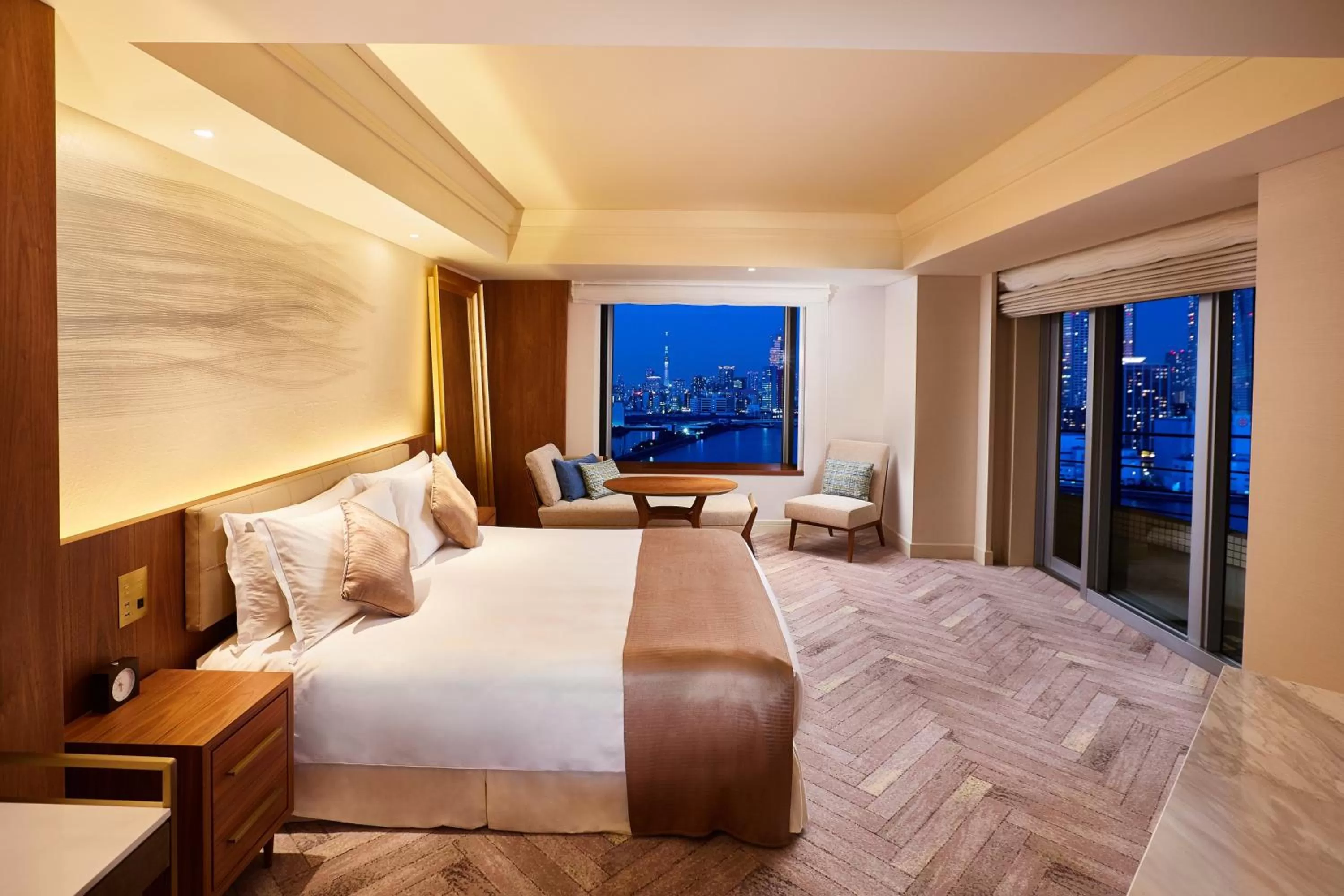 Photo of the whole room, Bed in InterContinental Tokyo Bay by IHG