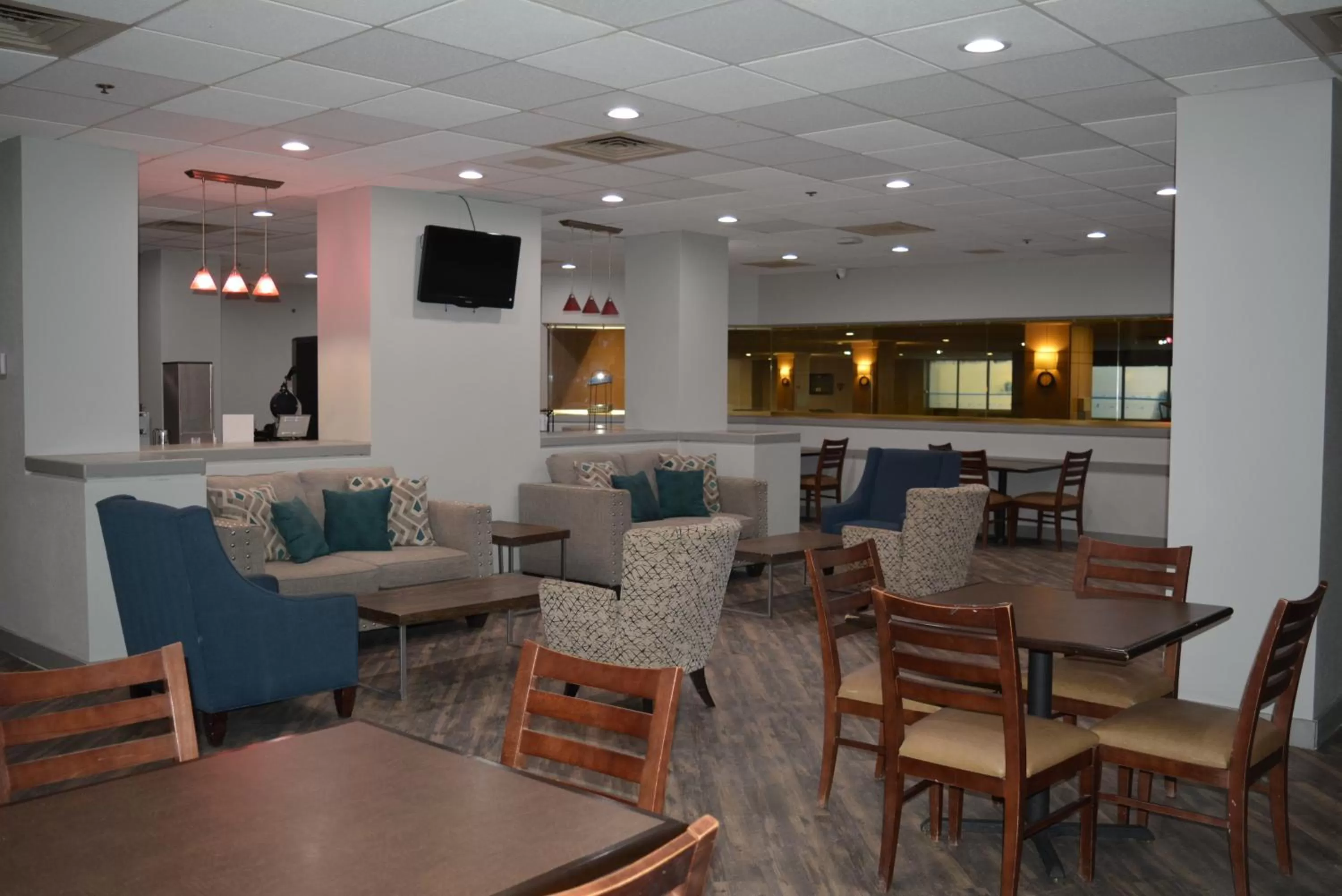 Breakfast in Quality Inn & Suites East Syracuse - Carrier Circle