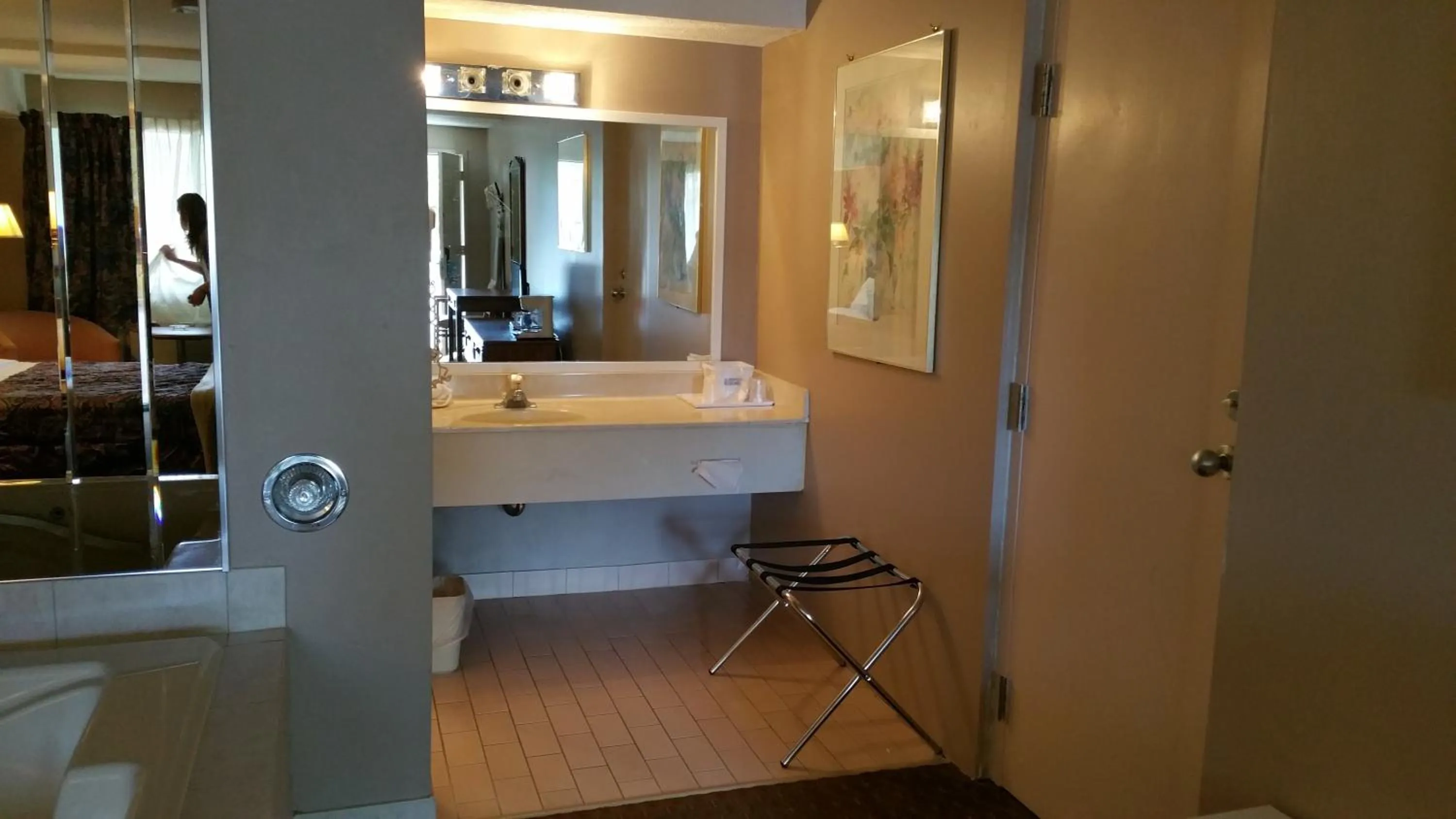 Deluxe Queen Room with Two Queen Beds - Non-Smoking in Travelodge by Wyndham Niagara Falls Lundys Lane