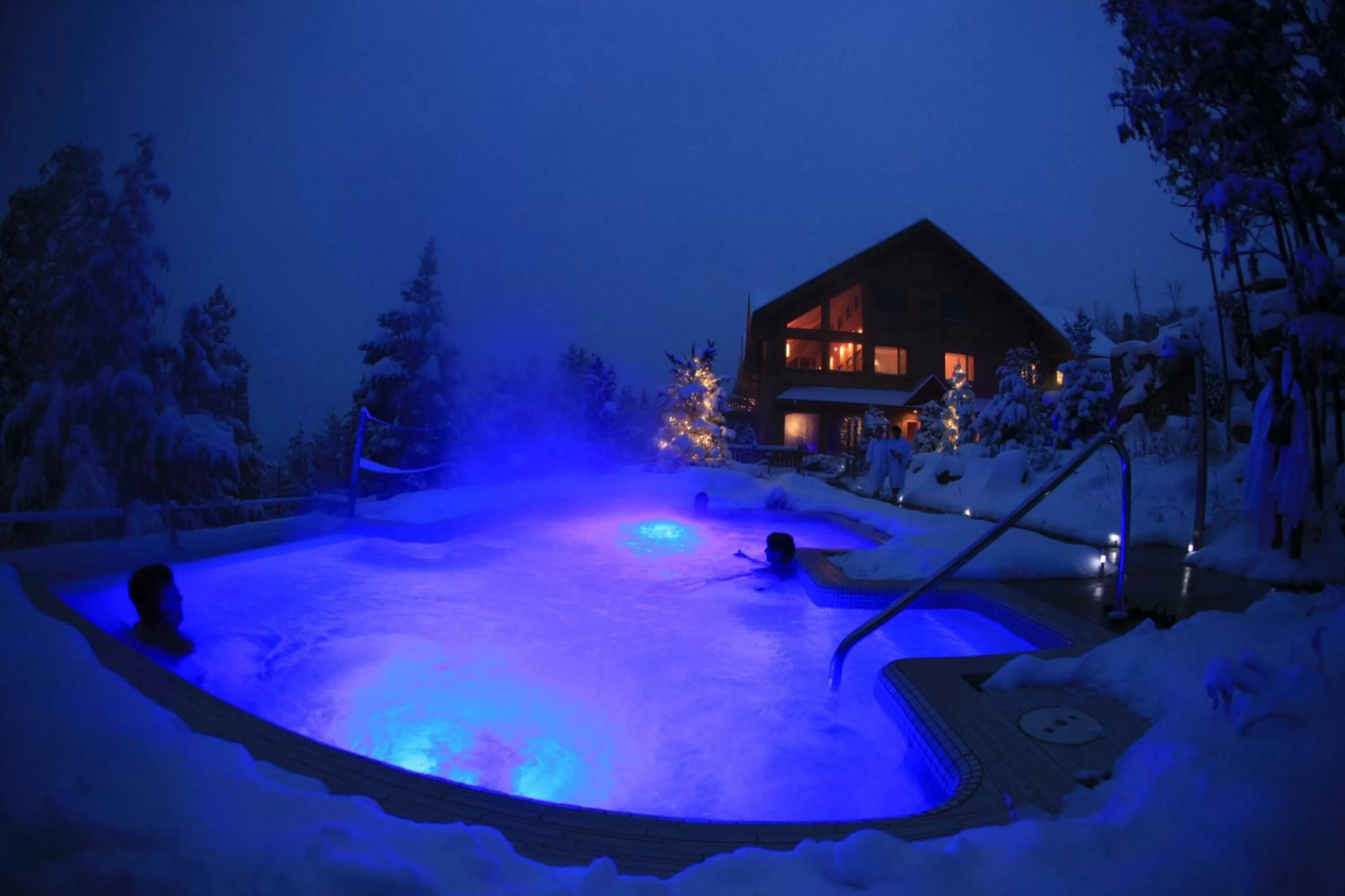Hot Tub in Sacacomie Hôtel et Spa
