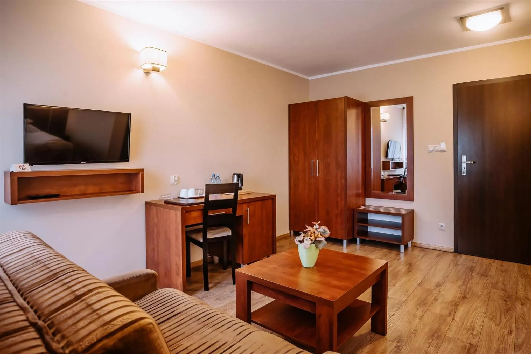 Coffee/tea facilities, TV/Entertainment Center in Villa Skomanda