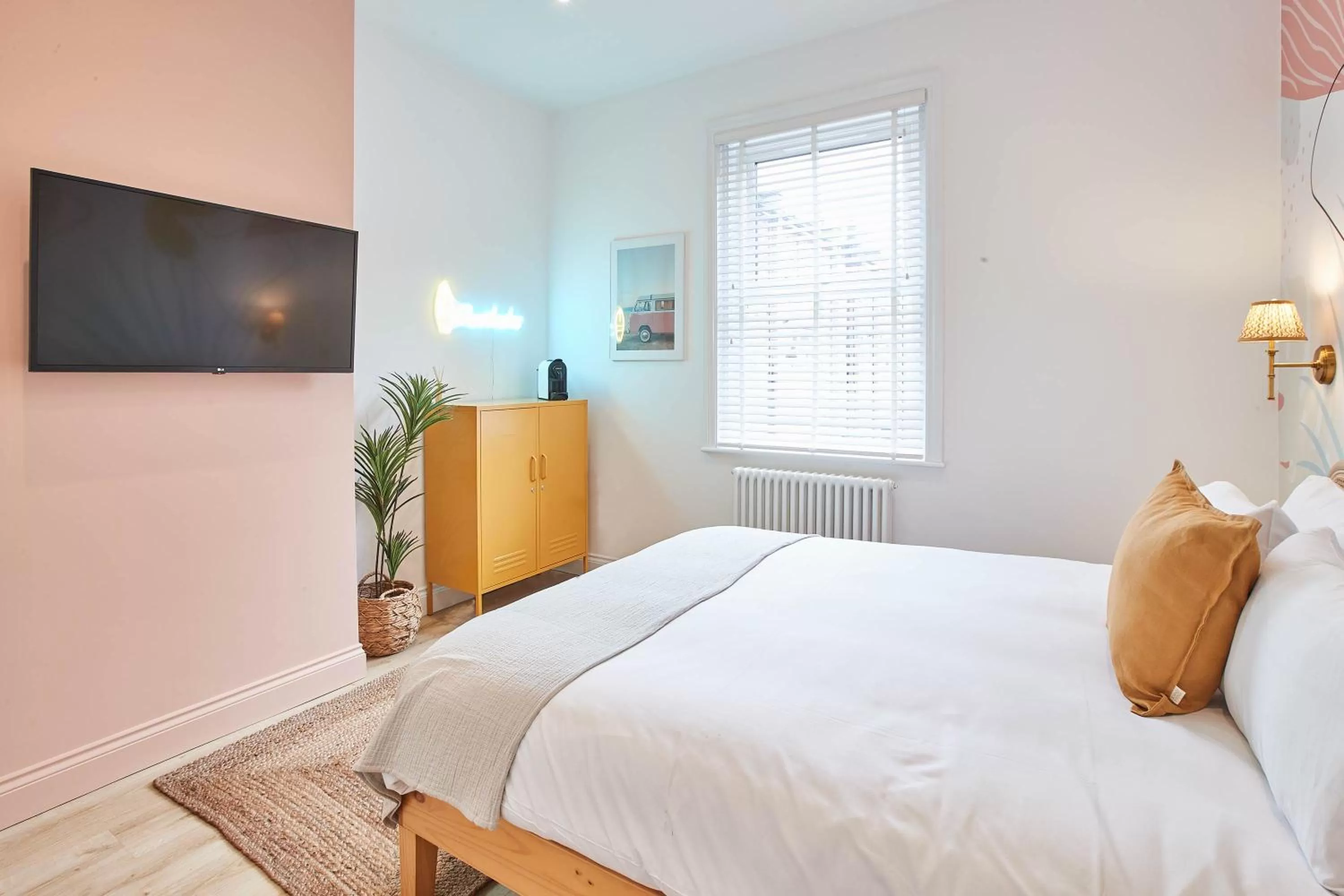 Bed in Host & Stay - Beach House Rooms