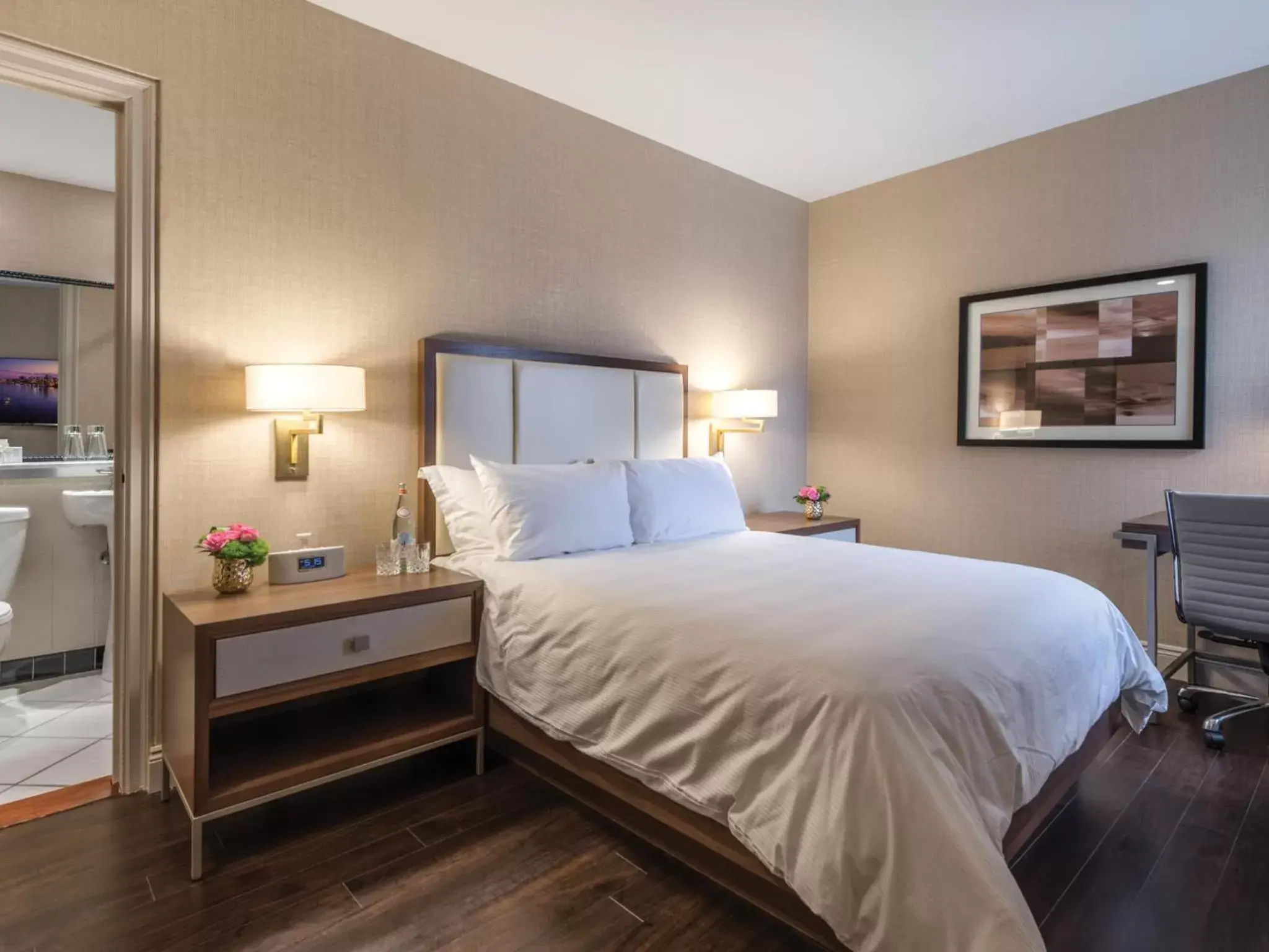 Petite Double Room - single occupancy in The Lord Nelson Hotel & Suites Petite Double Room - single occupancy in The Lord Nelson Hotel & Suites