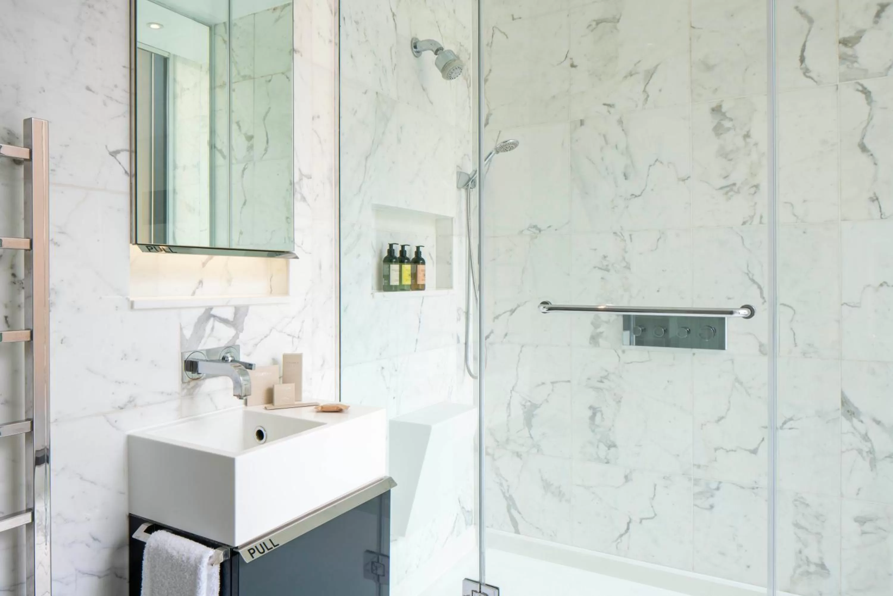 Bathroom in Eccleston Square Hotel