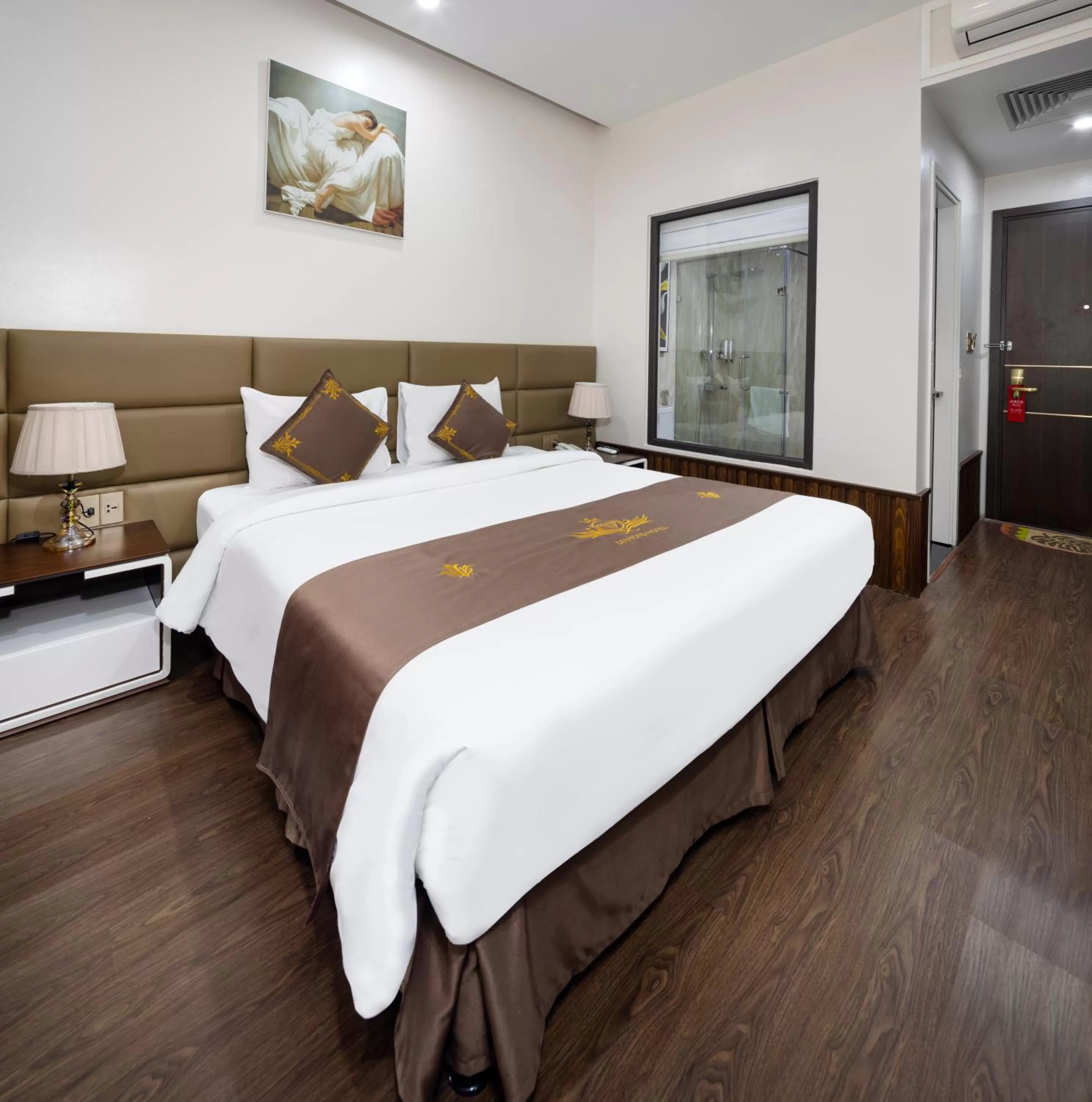 Bedroom, Bed in Diamond Luxury Hotel