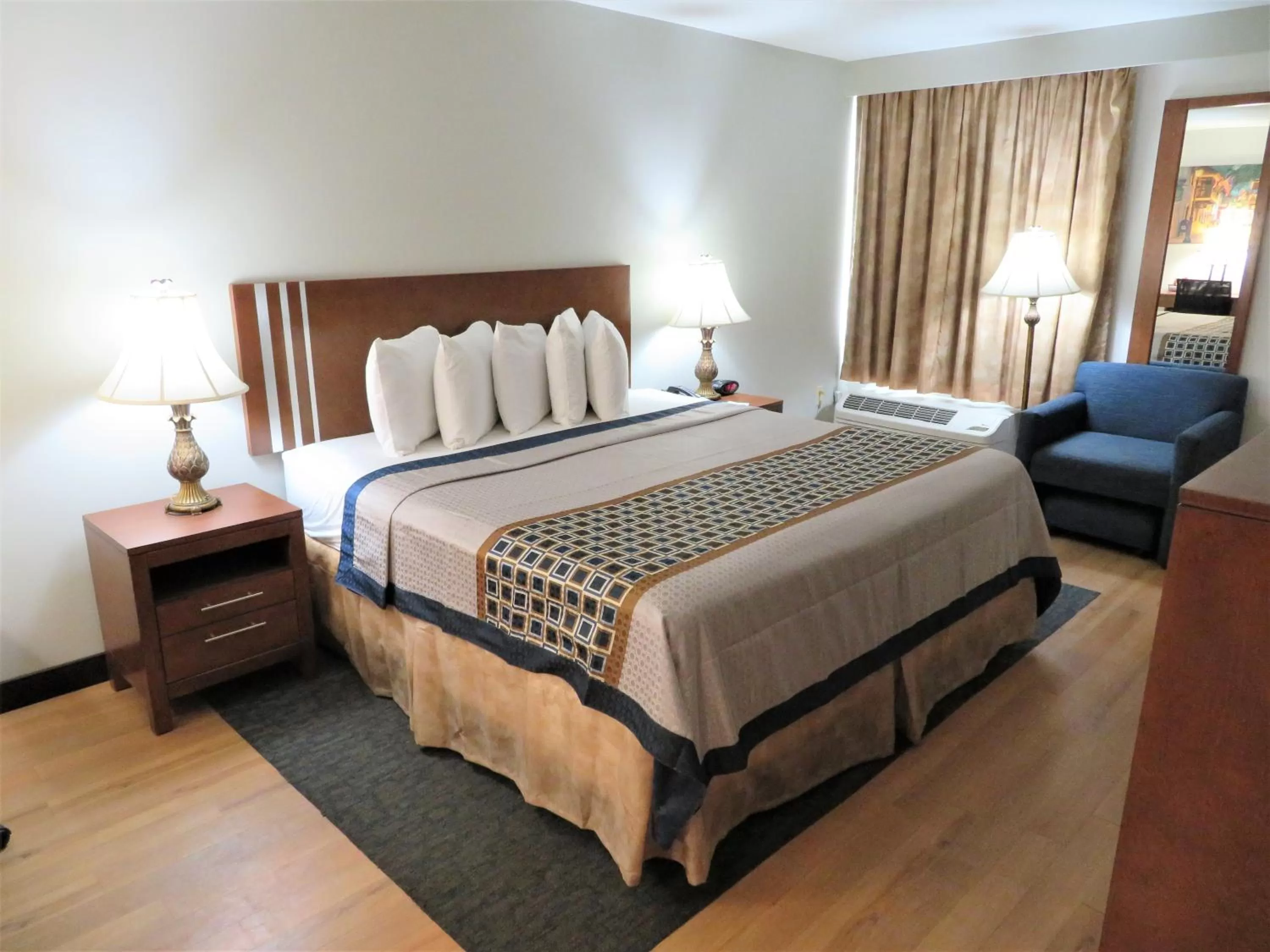 Bedroom, Bed in Smart Stay Inn - Saint Augustine