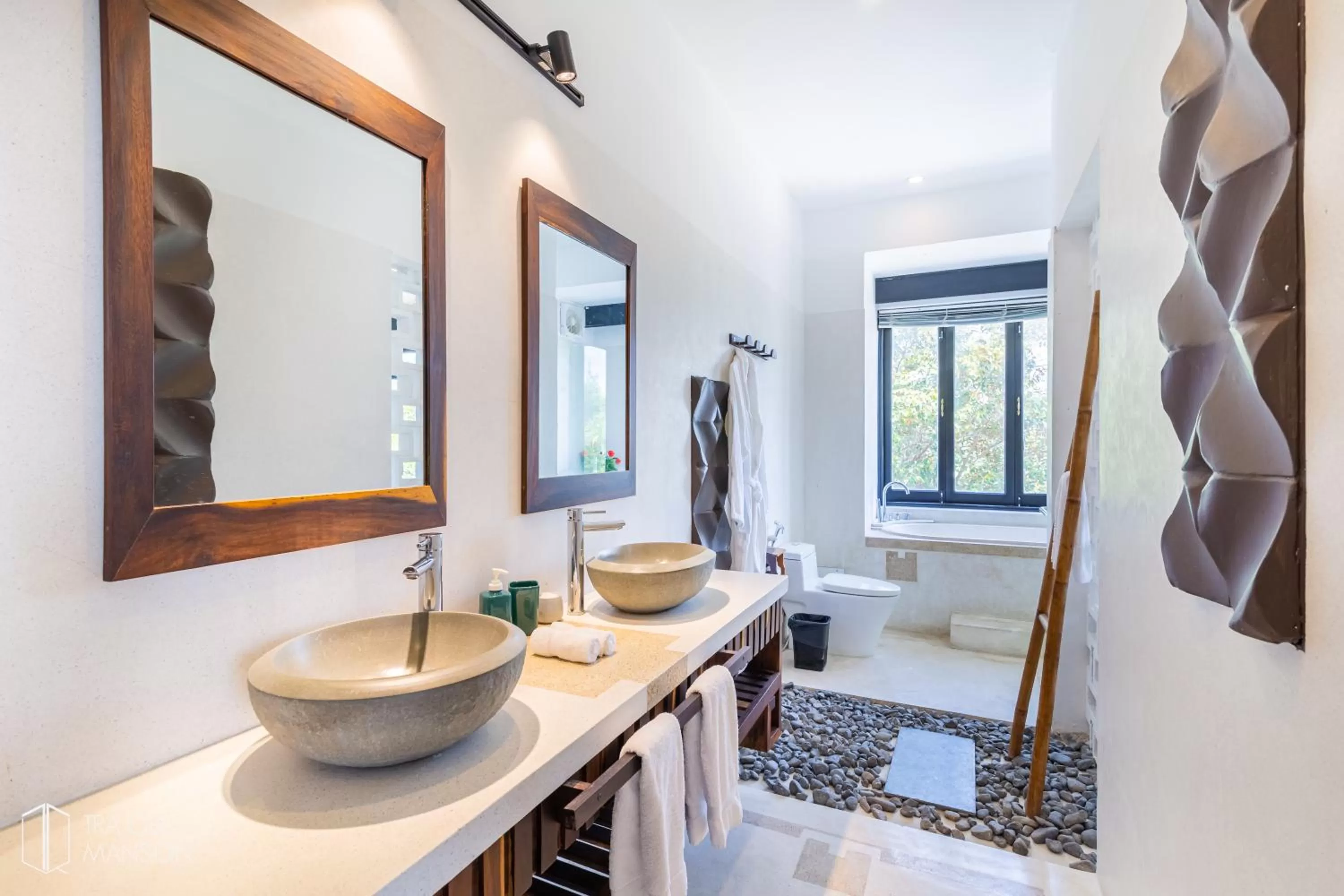 Bathroom in Tra Que Mansion