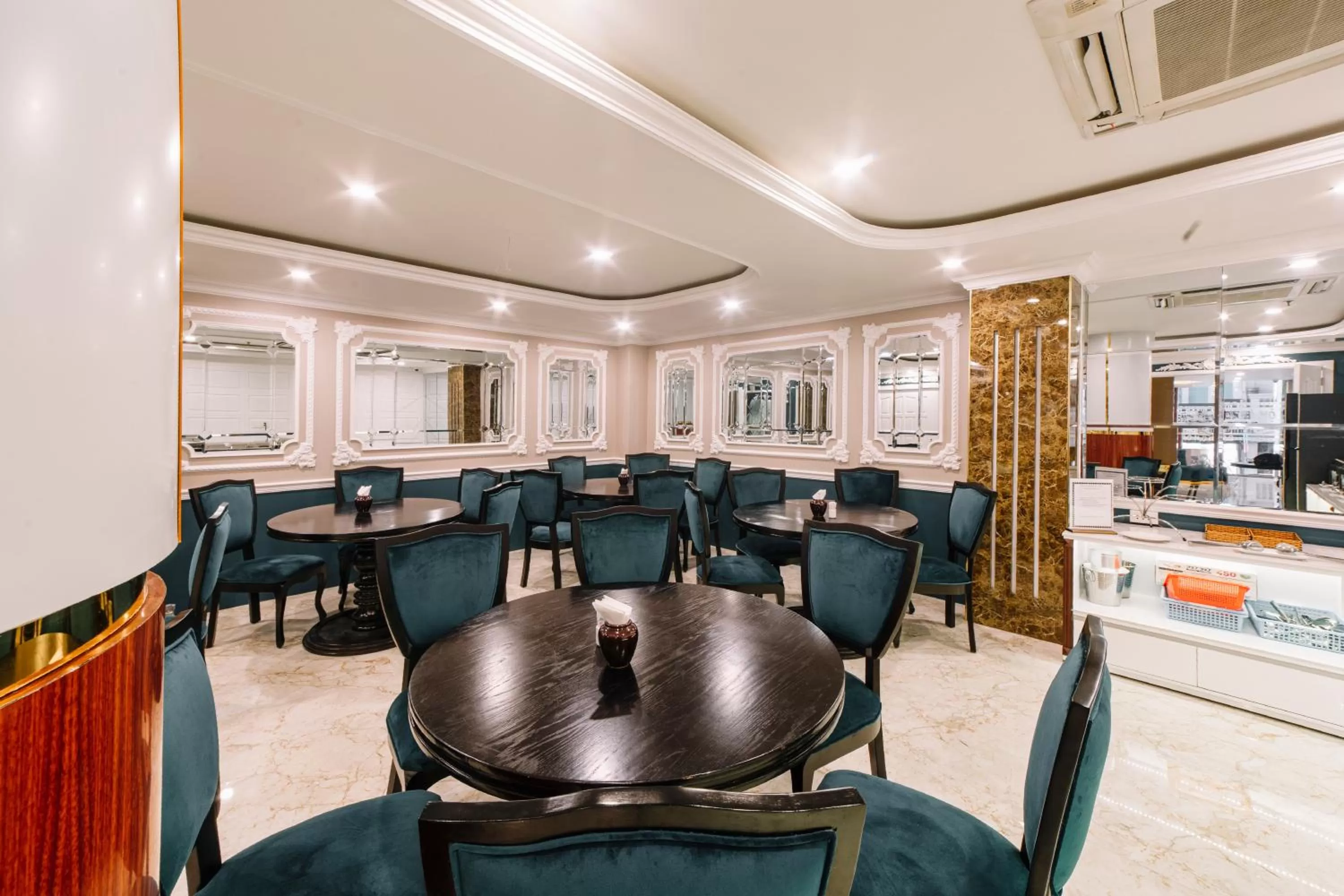 Breakfast, Restaurant/Places to Eat in Saigon Hanoi Central Hotel