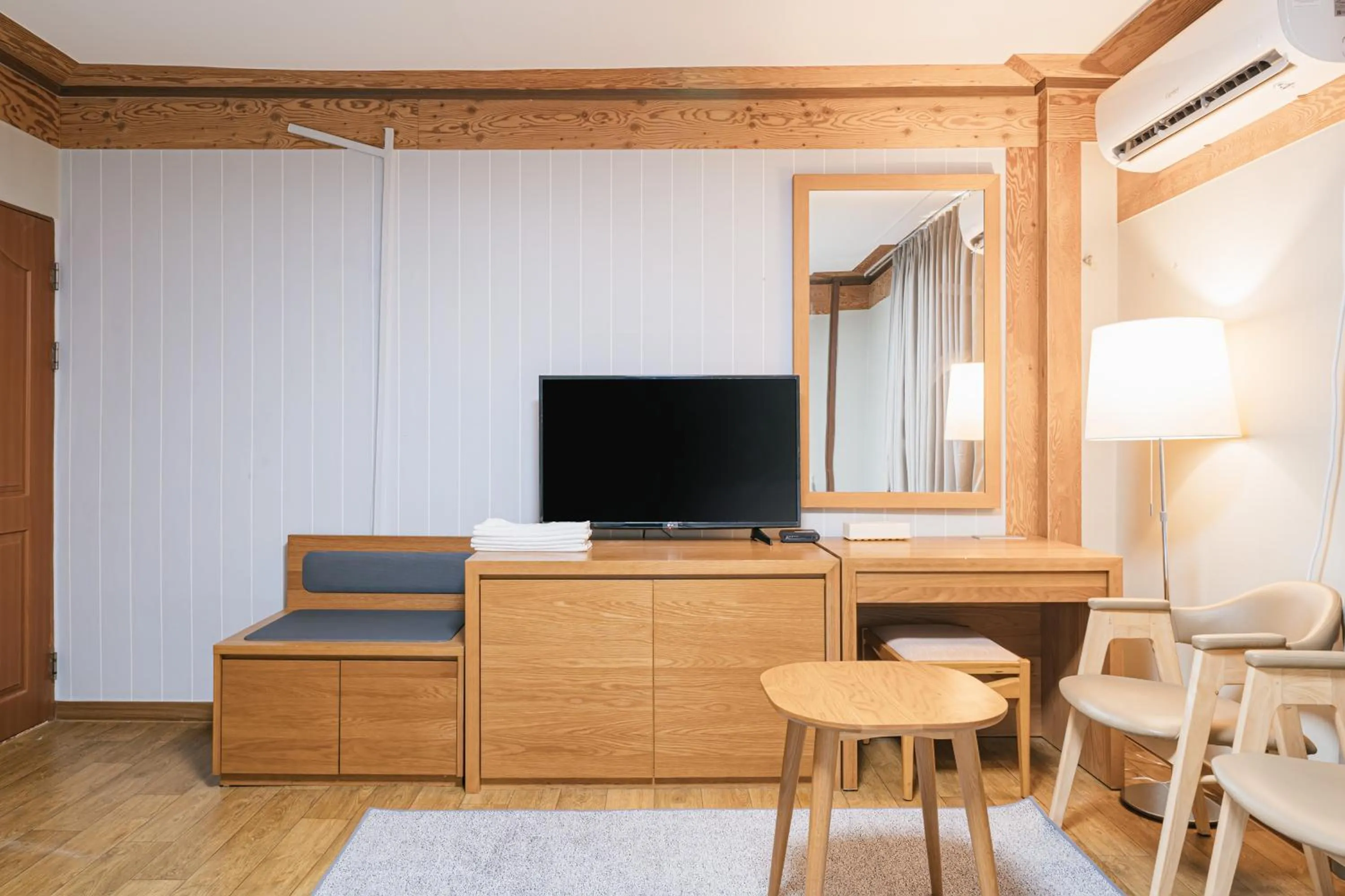 TV/Entertainment Center in Miju Hotel