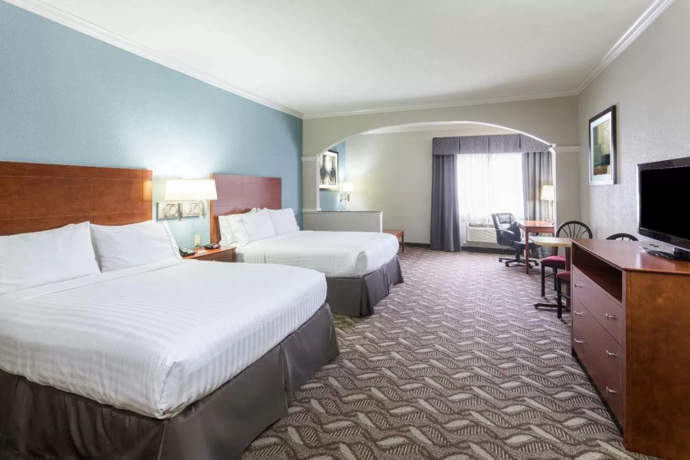 Bed in Holiday Inn Express Hotel and Suites Lake Charles by IHG