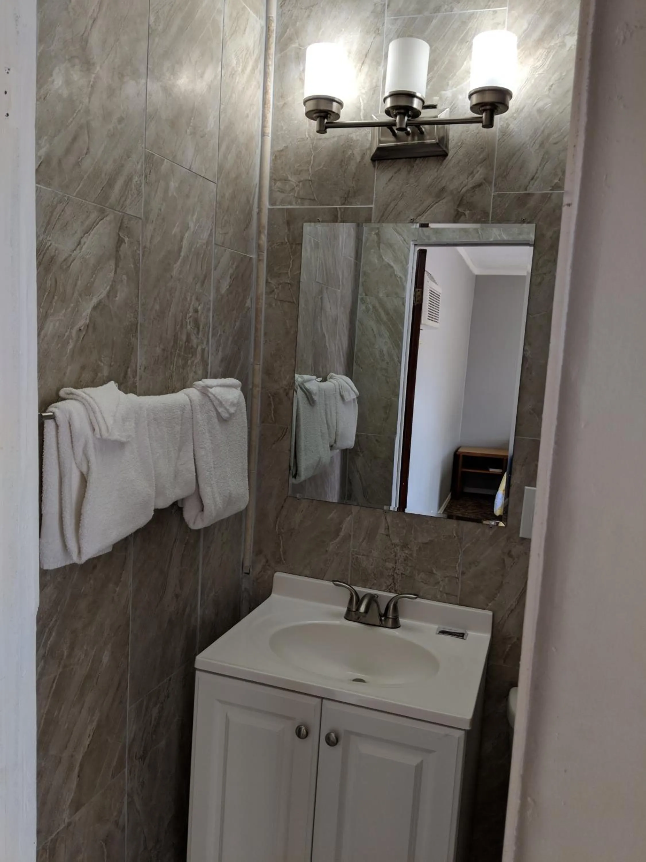 Shower in Belle Aire Motel