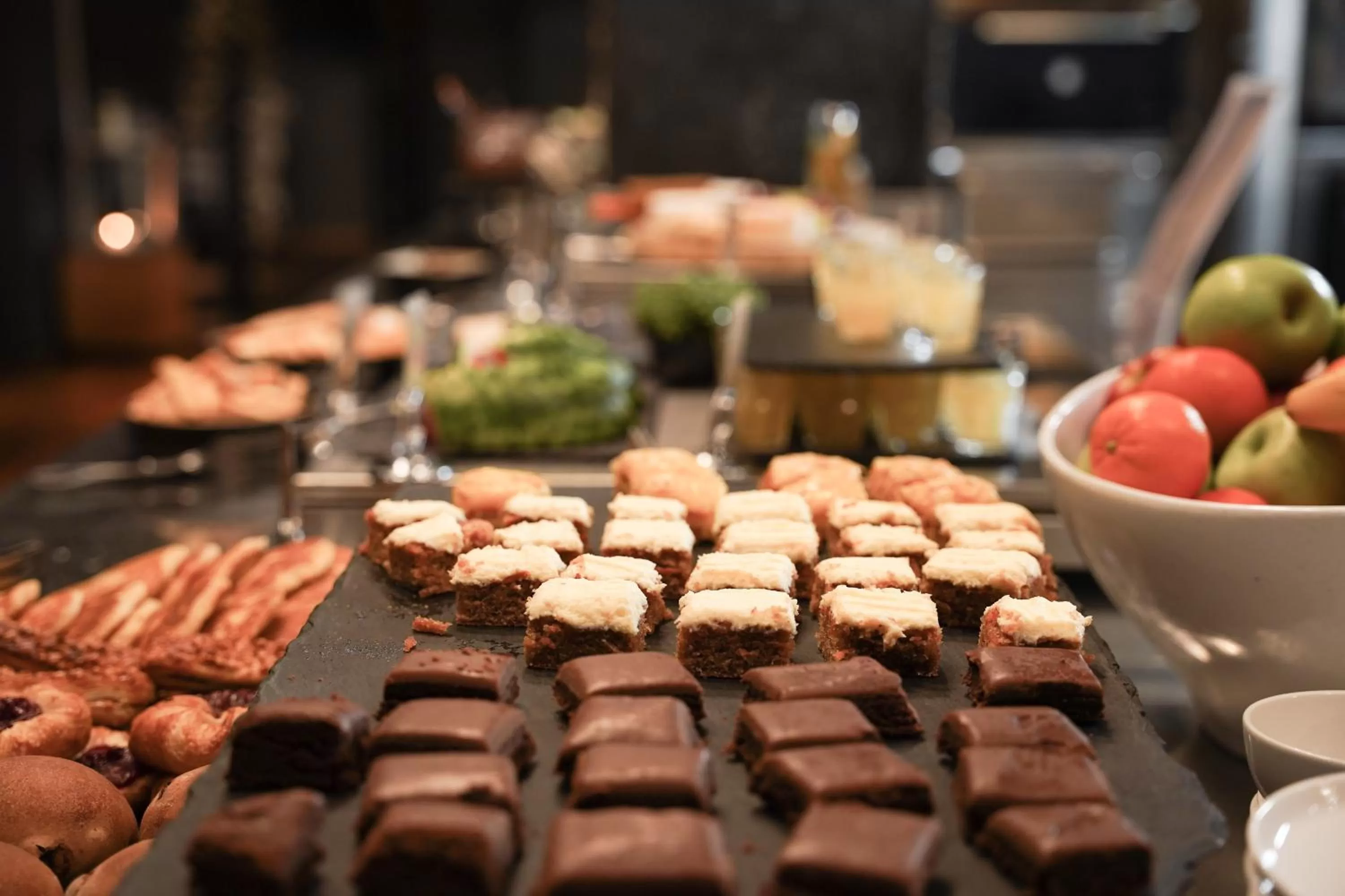 Breakfast in Home Hotel Folketeateret