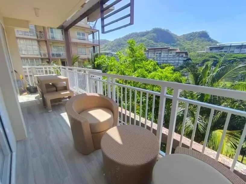Luxurious Family Room Pico de Loro