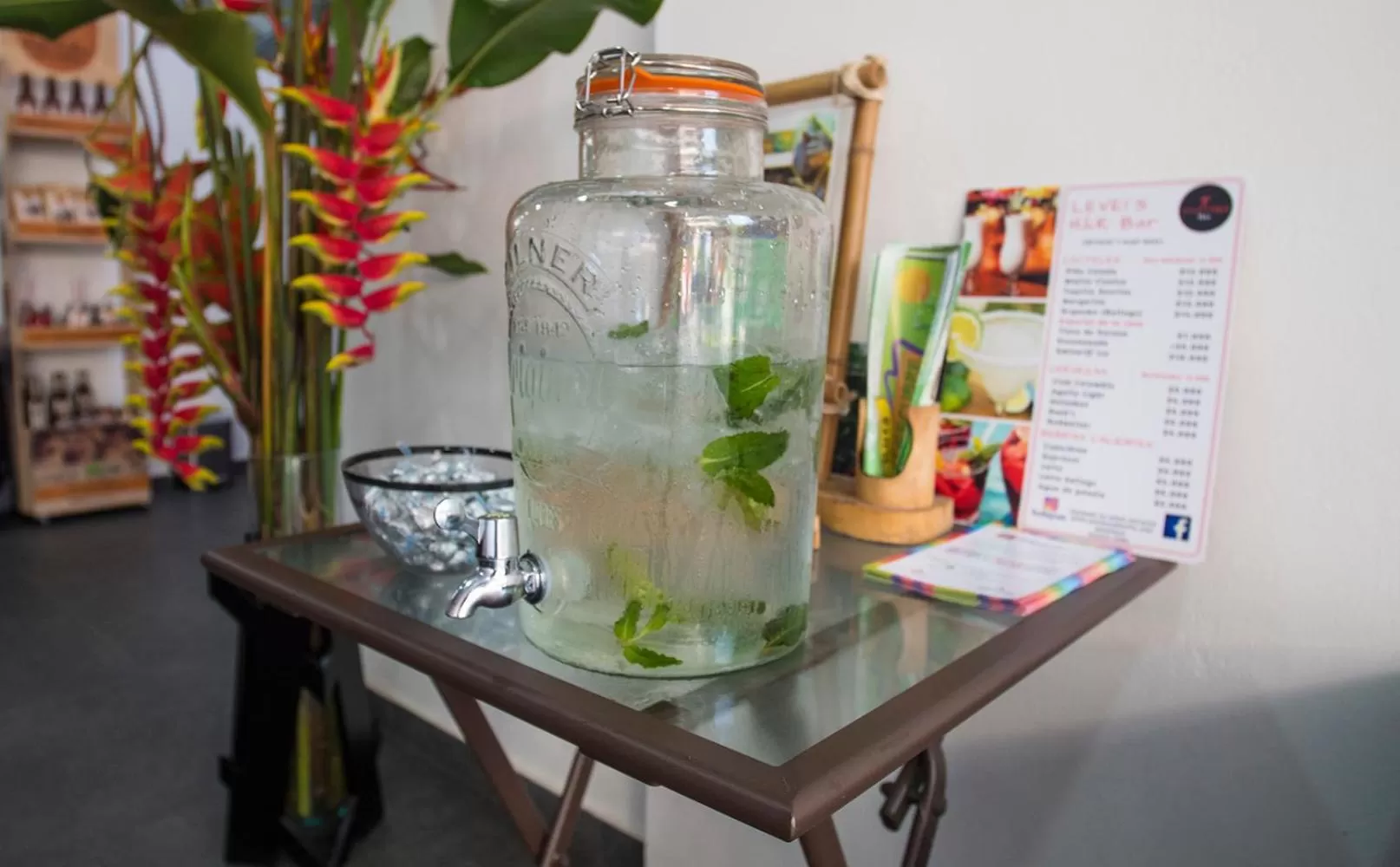 Coffee/tea facilities, Drinks in Hotel Grand H&R