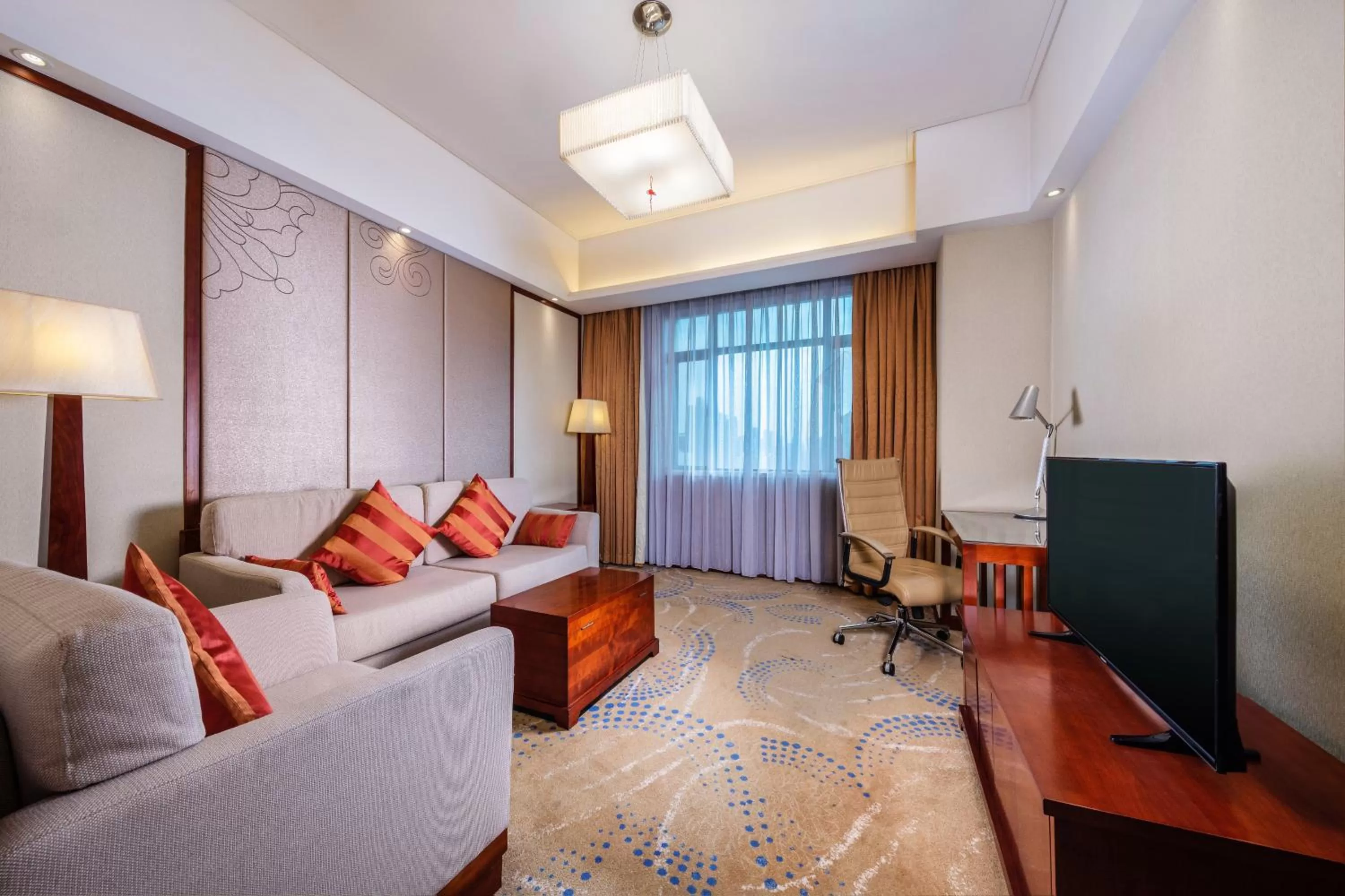 Seating area in Crowne Plaza Foshan by IHG